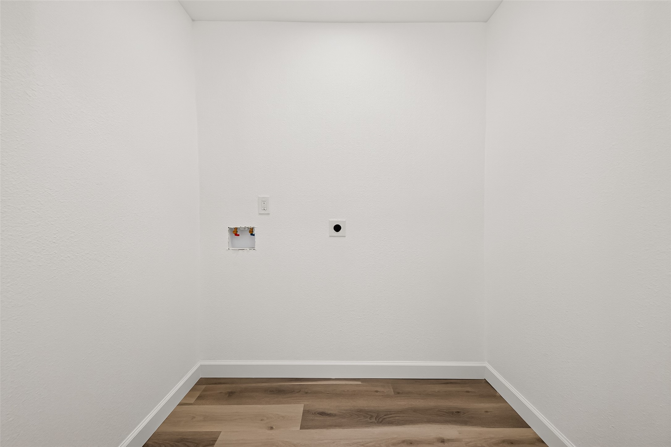 3107 Sunnydale Drive Property Photo 16
