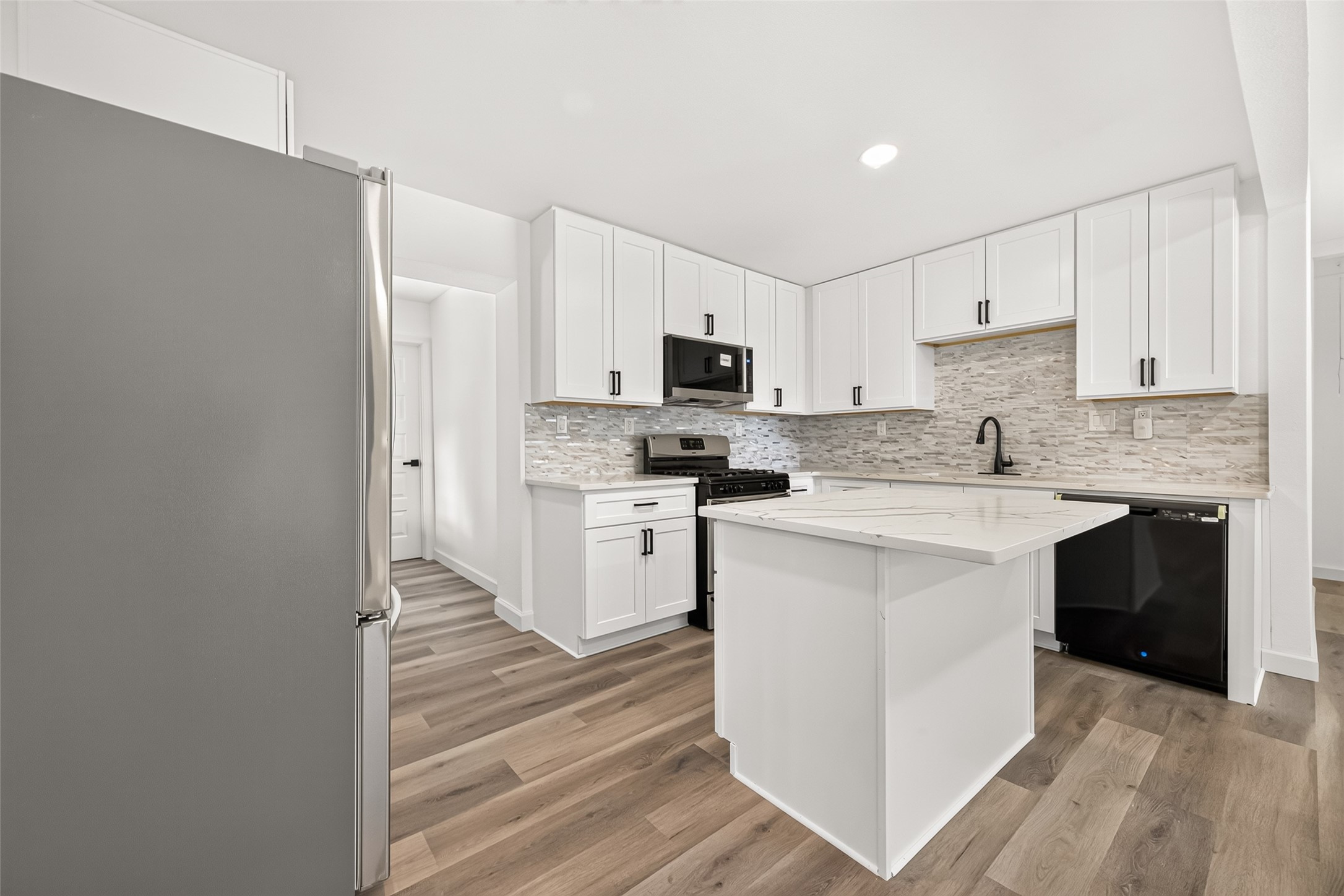3107 Sunnydale Drive Property Photo 17