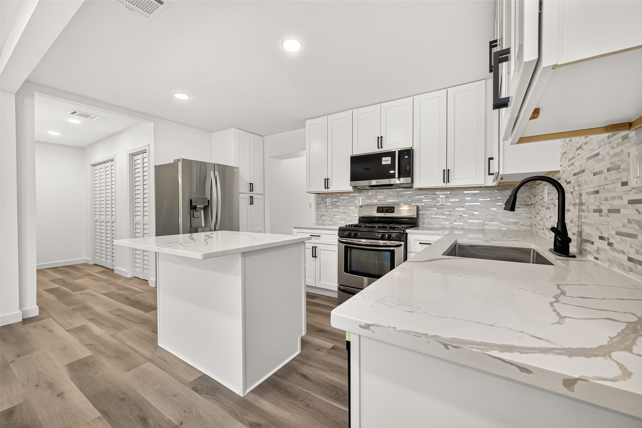 3107 Sunnydale Drive Property Photo 18