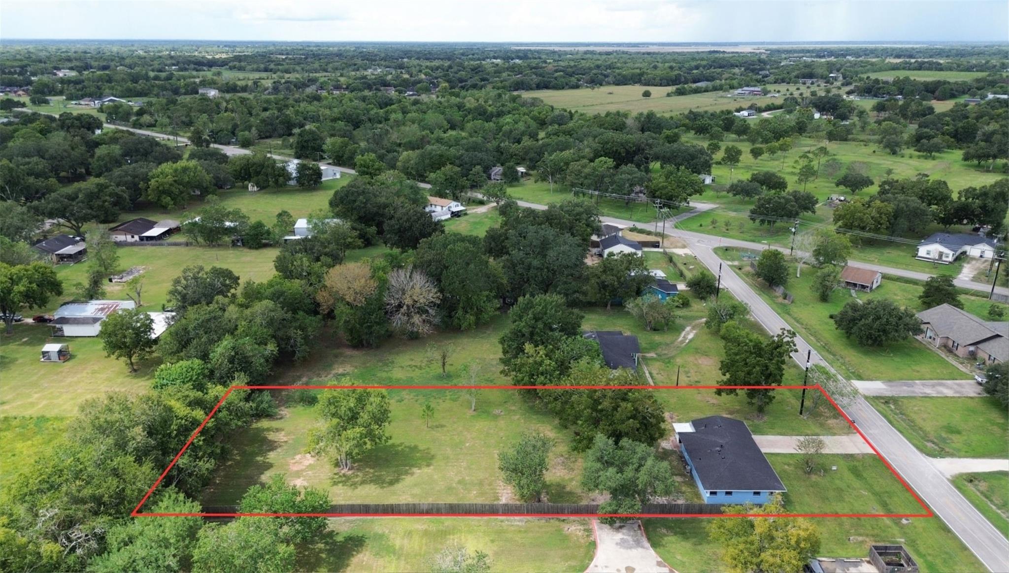 2605 W Dumble Street, Alvin Tx 77511 Property Photo 2