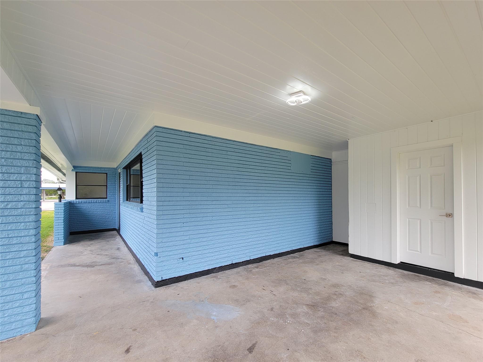 2605 W Dumble Street, Alvin Tx 77511 Property Photo 5
