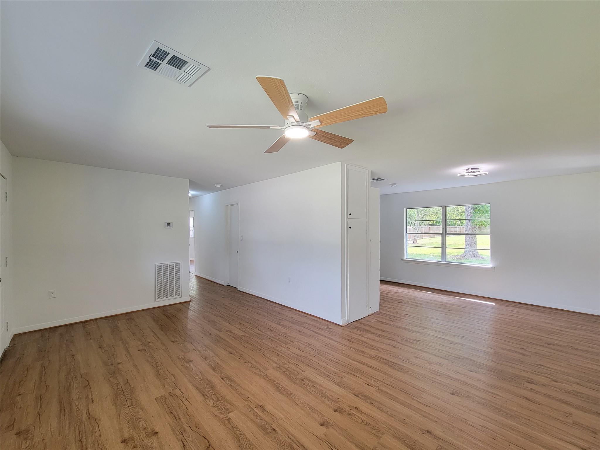 2605 W Dumble Street, Alvin Tx 77511 Property Photo 8