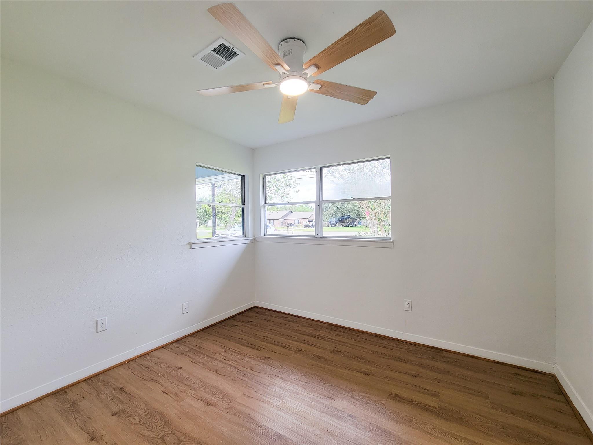 2605 W Dumble Street, Alvin Tx 77511 Property Photo 21