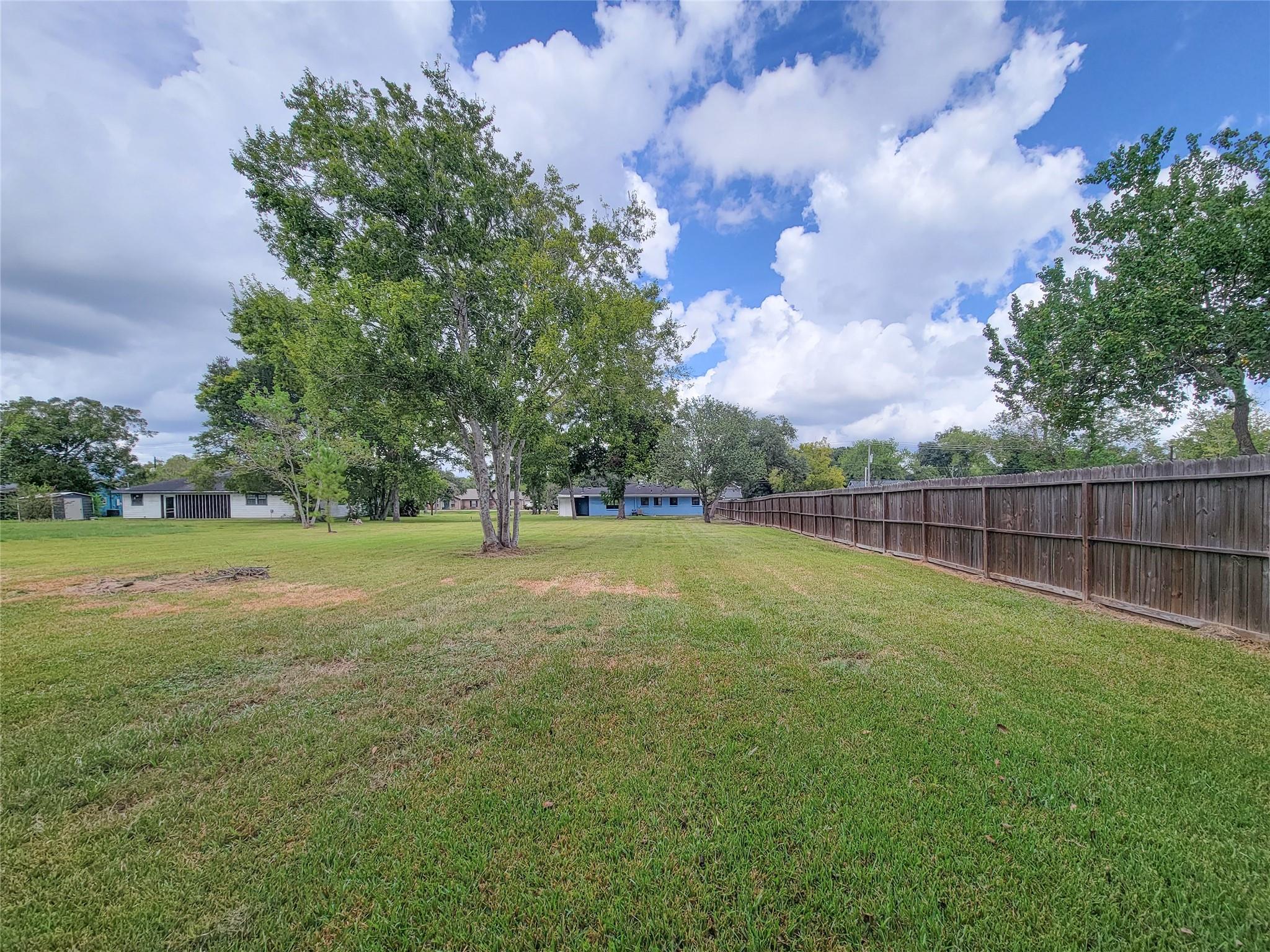 2605 W Dumble Street, Alvin Tx 77511 Property Photo 35
