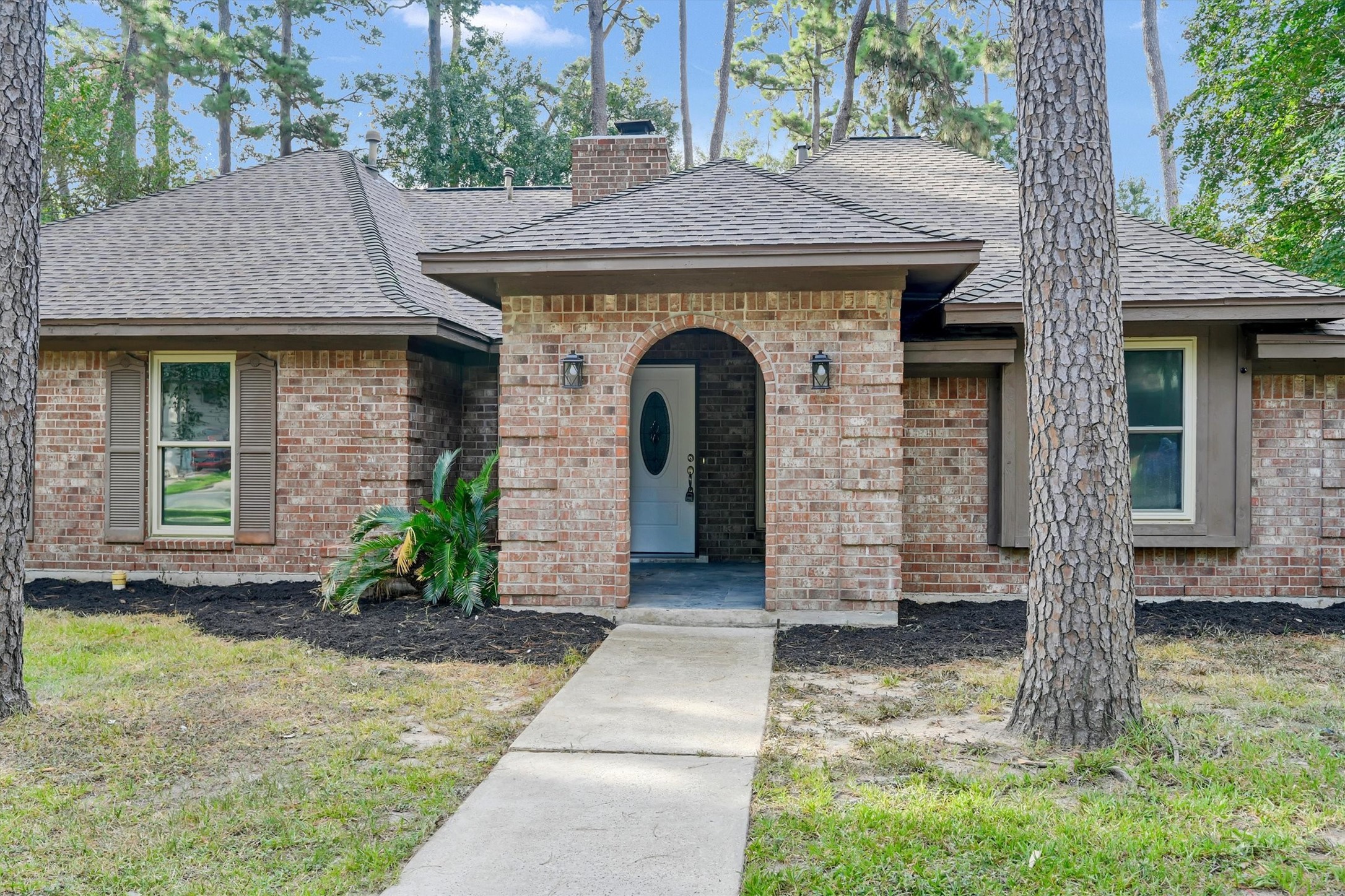 6415 Moccasin Bend Drive Property Photo 2