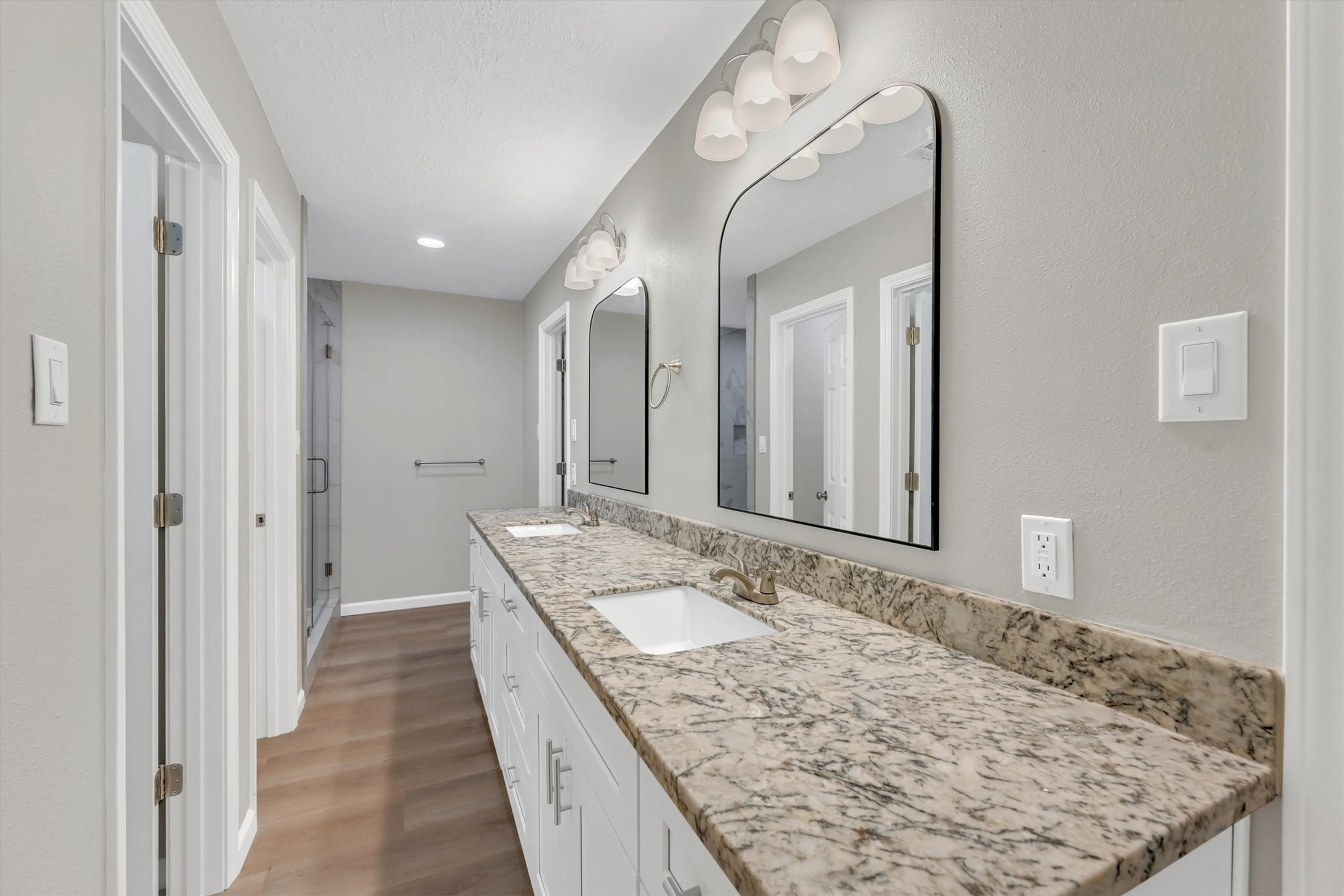 6415 Moccasin Bend Drive Property Photo 16
