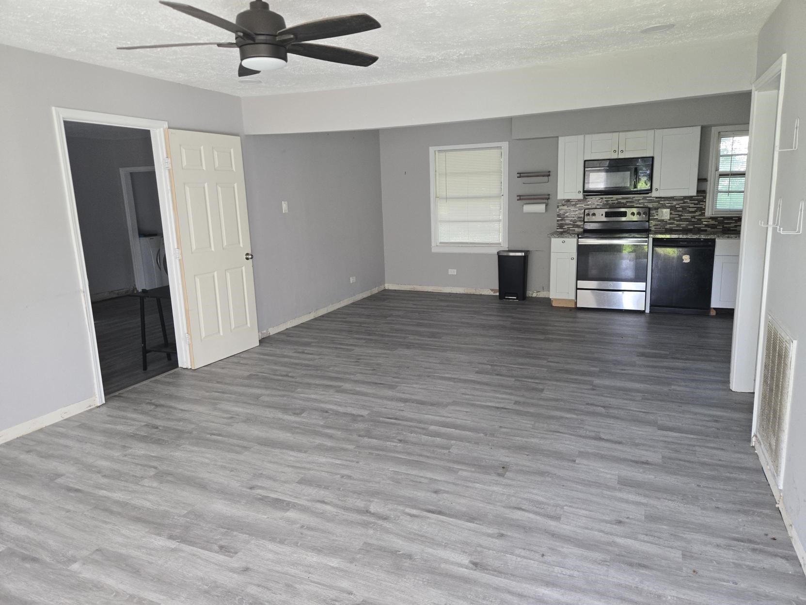 4611 Nevada Property Photo 2