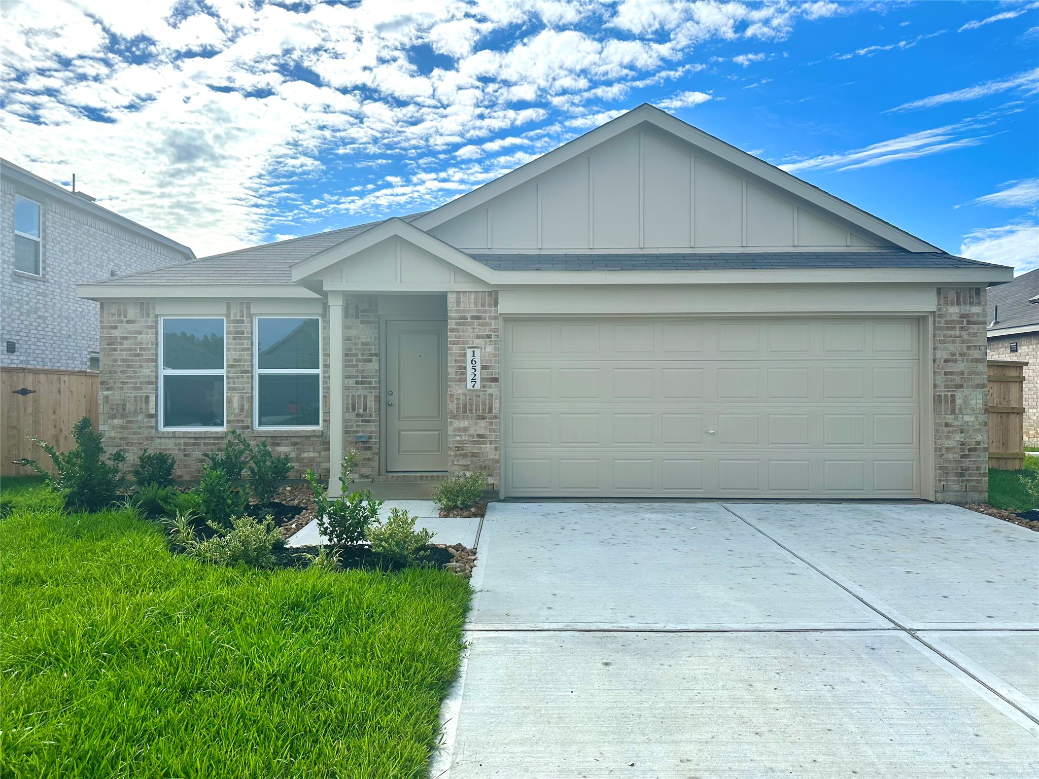 16527 Ithaca Pheasant Drive Property Photo 1