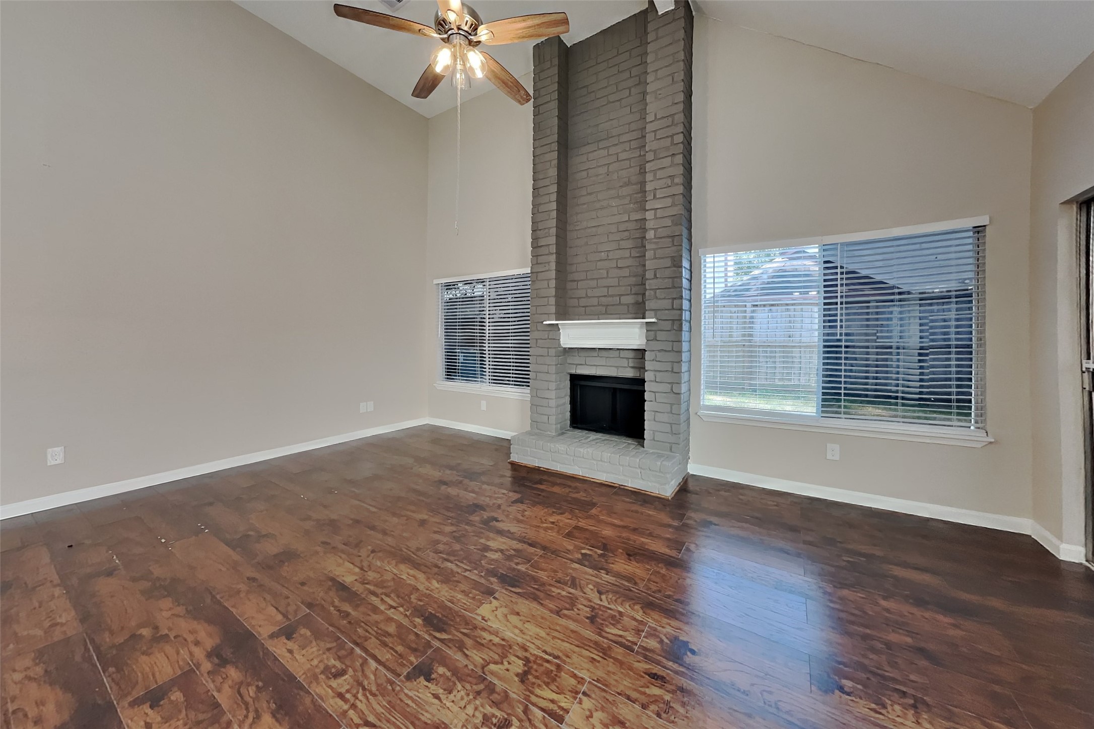16015 Juniper Grove Drive Property Photo 2