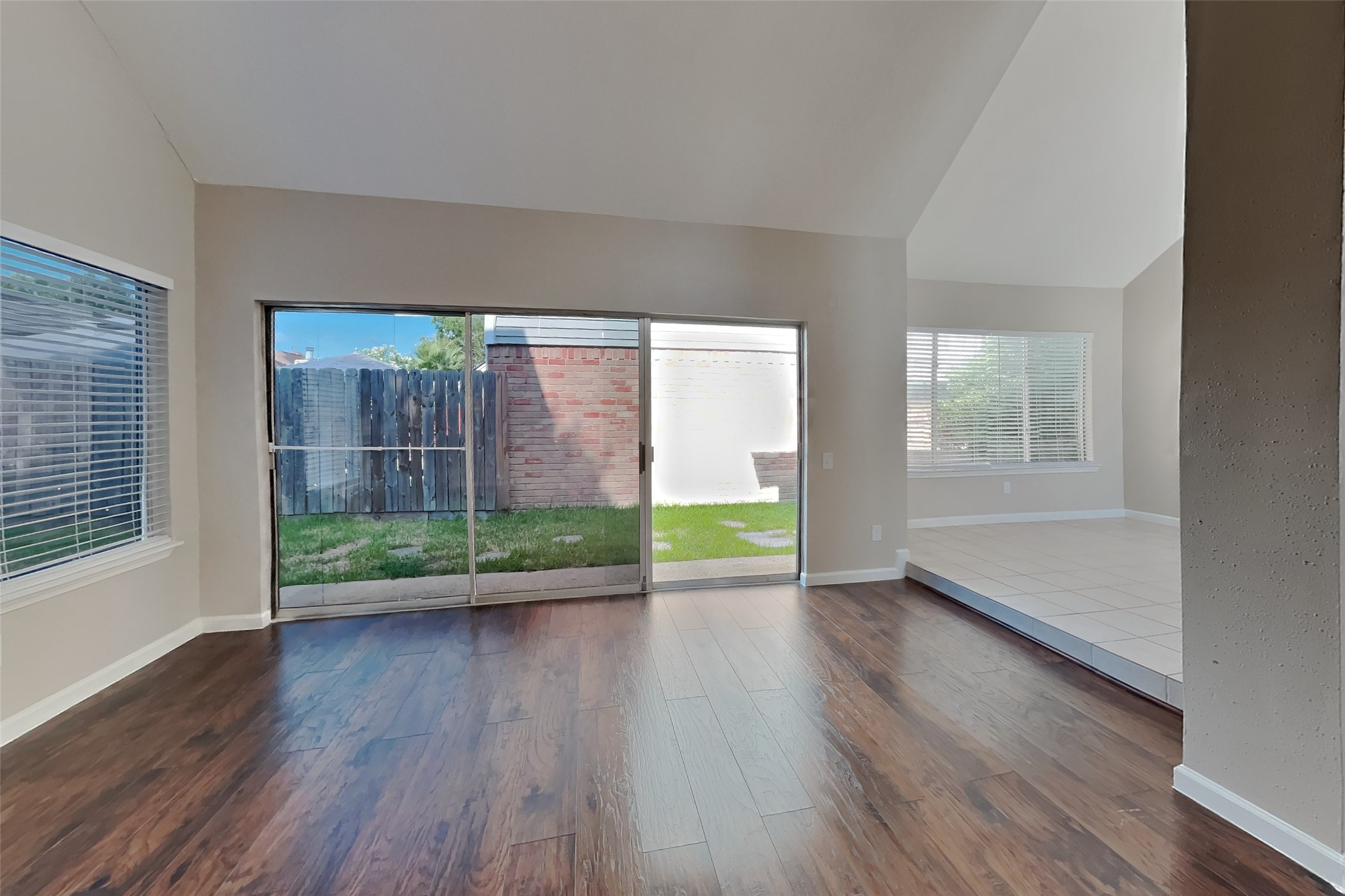 16015 Juniper Grove Drive Property Photo 3