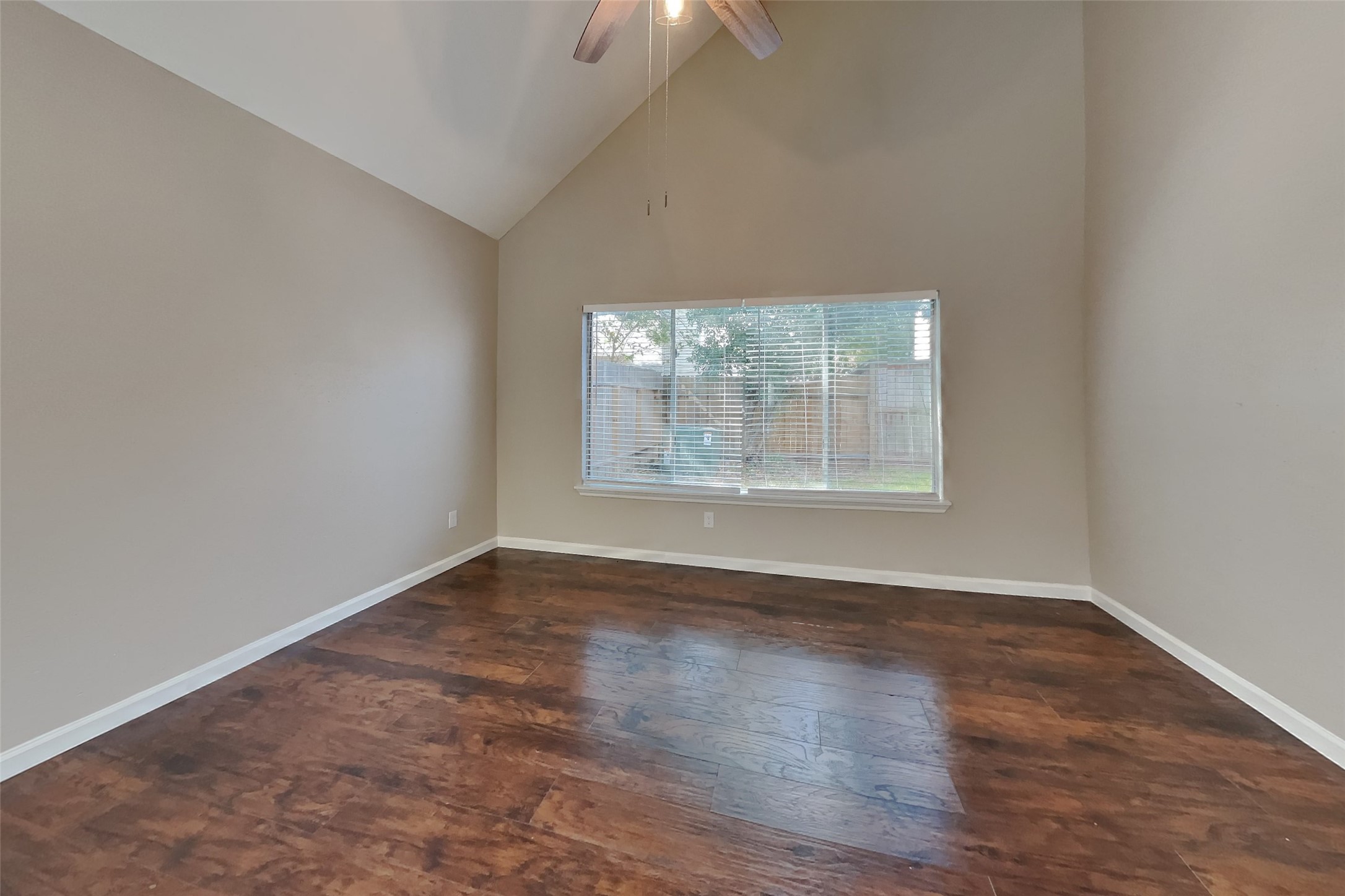 16015 Juniper Grove Drive Property Photo 7