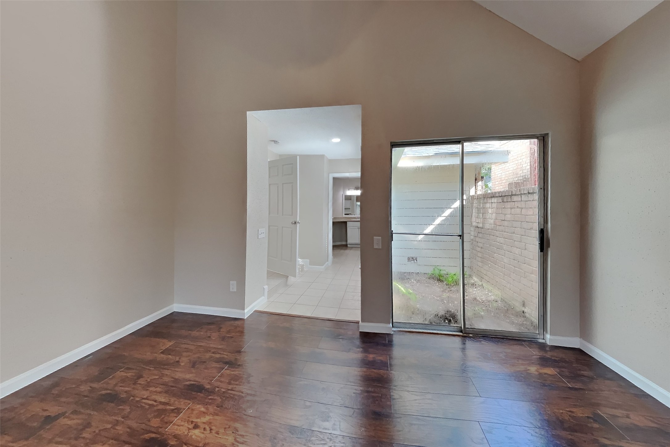 16015 Juniper Grove Drive Property Photo 8