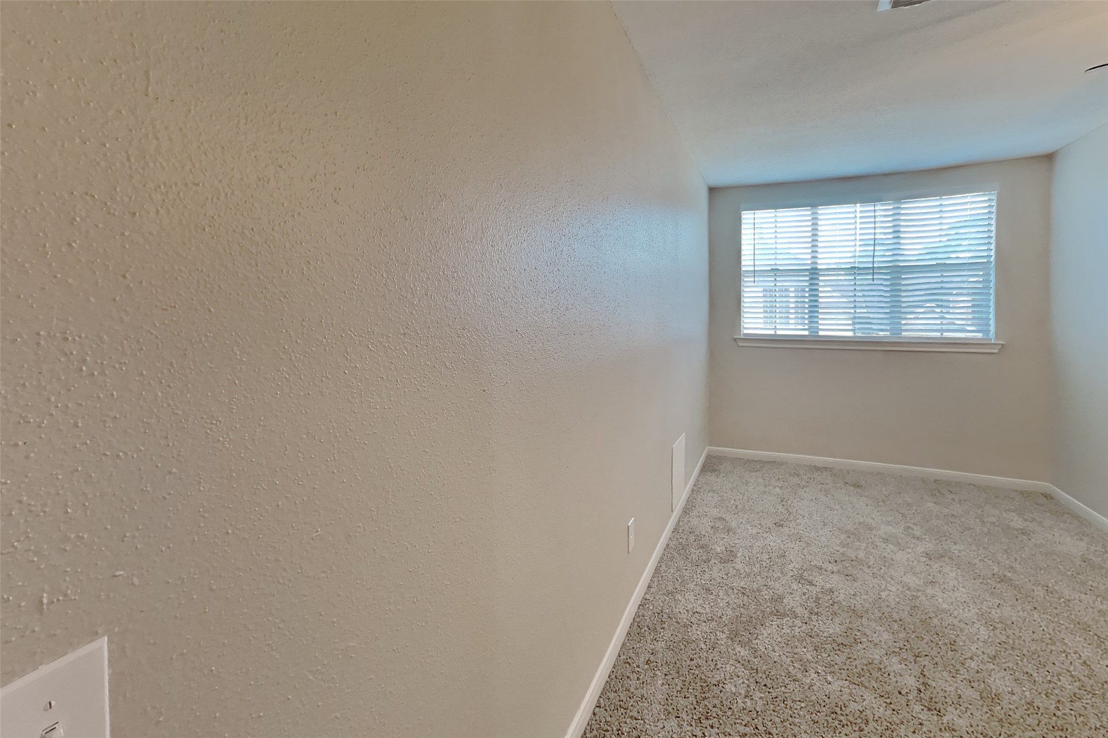 16015 Juniper Grove Drive Property Photo 13