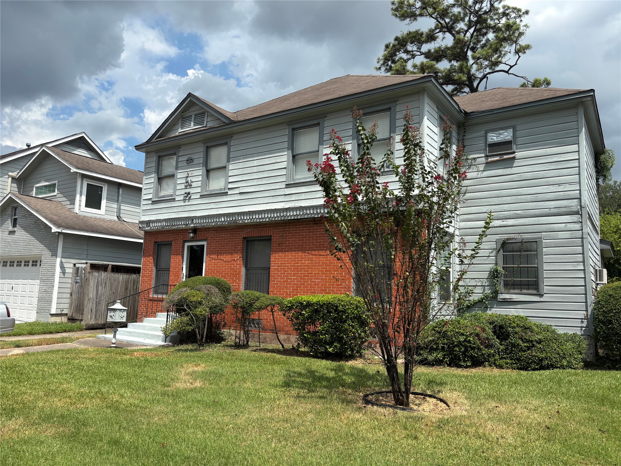 3229 Binz Street Property Photo 1