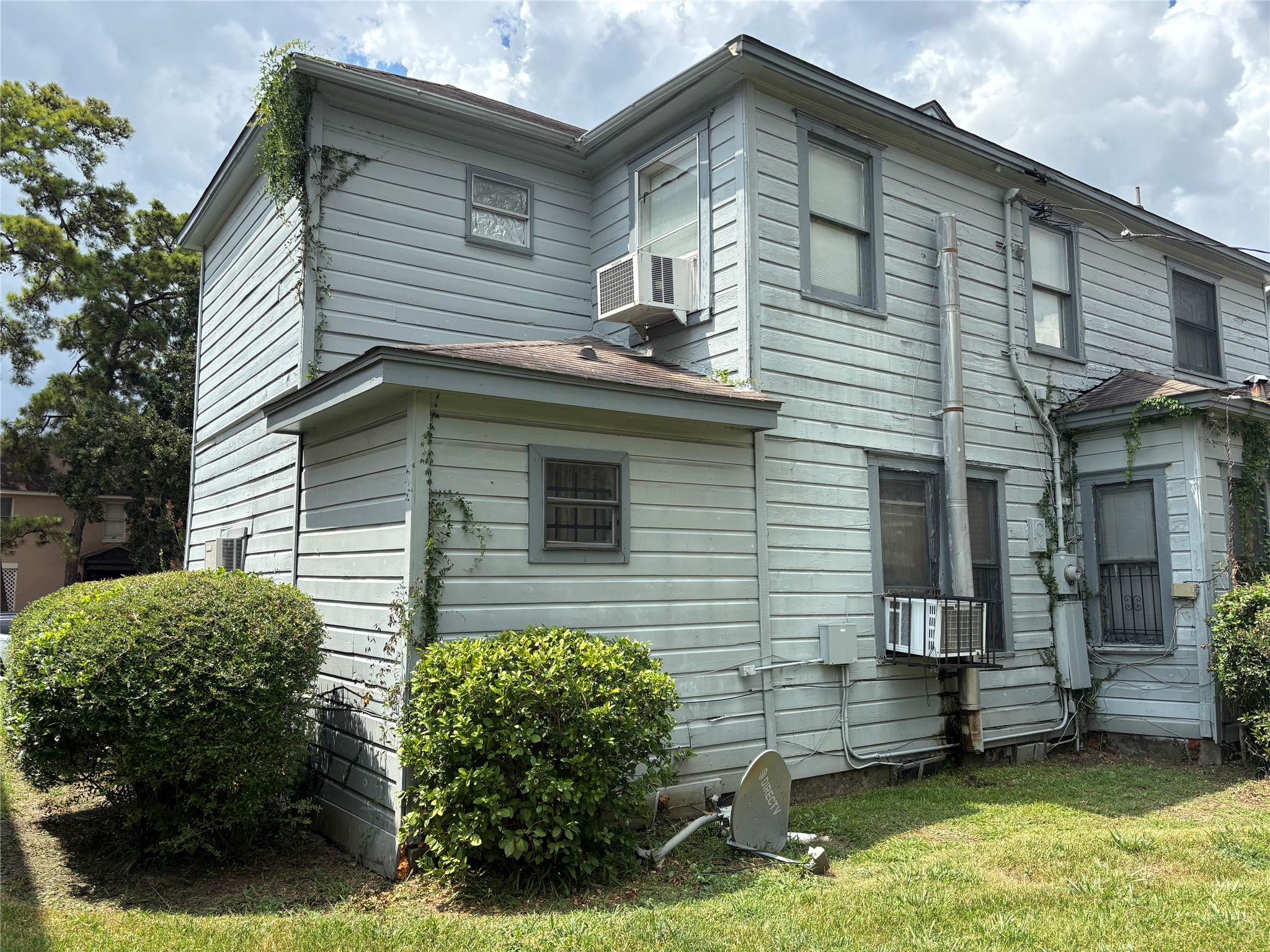 3229 Binz Street Property Photo 6