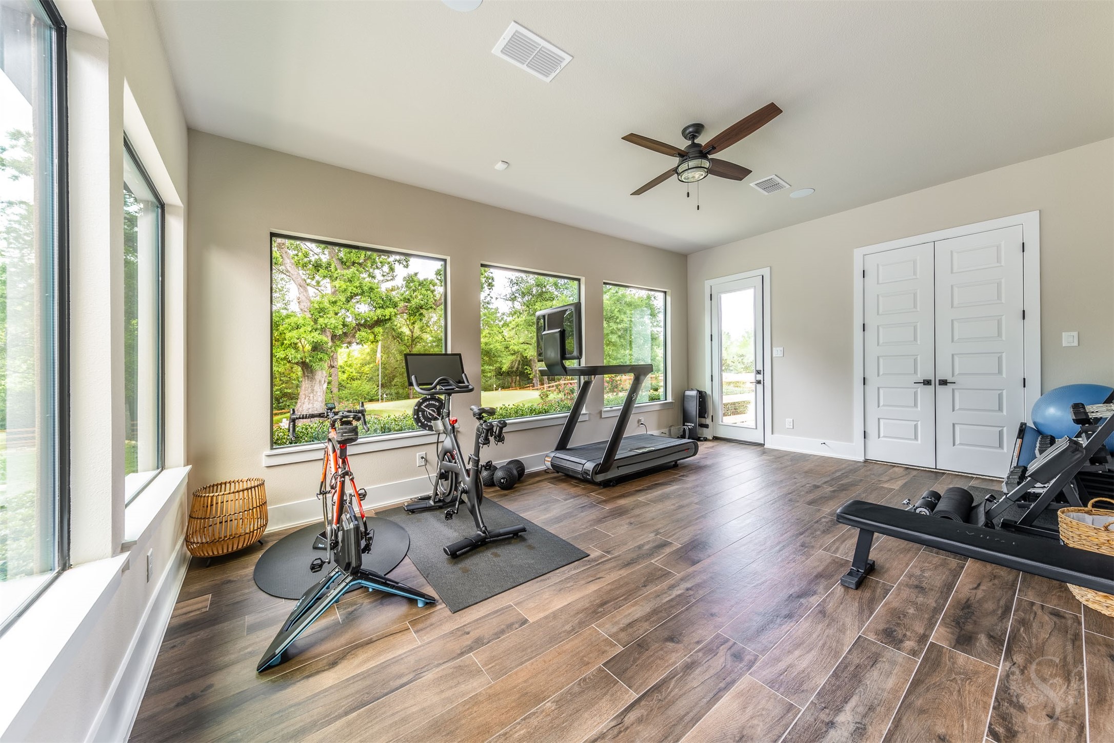 8619 Woods Hollow Trail Property Photo 27