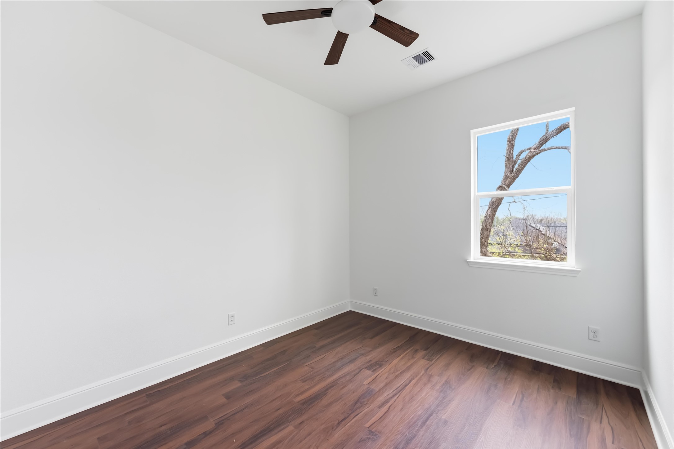 4125 Clover St A/b Property Photo 15