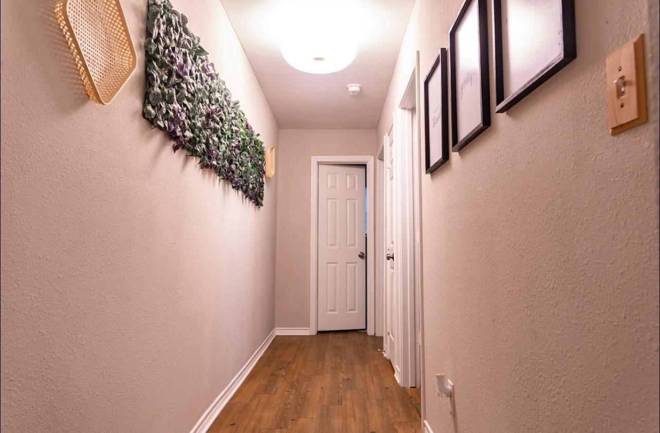 2415 Mcgowen Street Property Photo 7