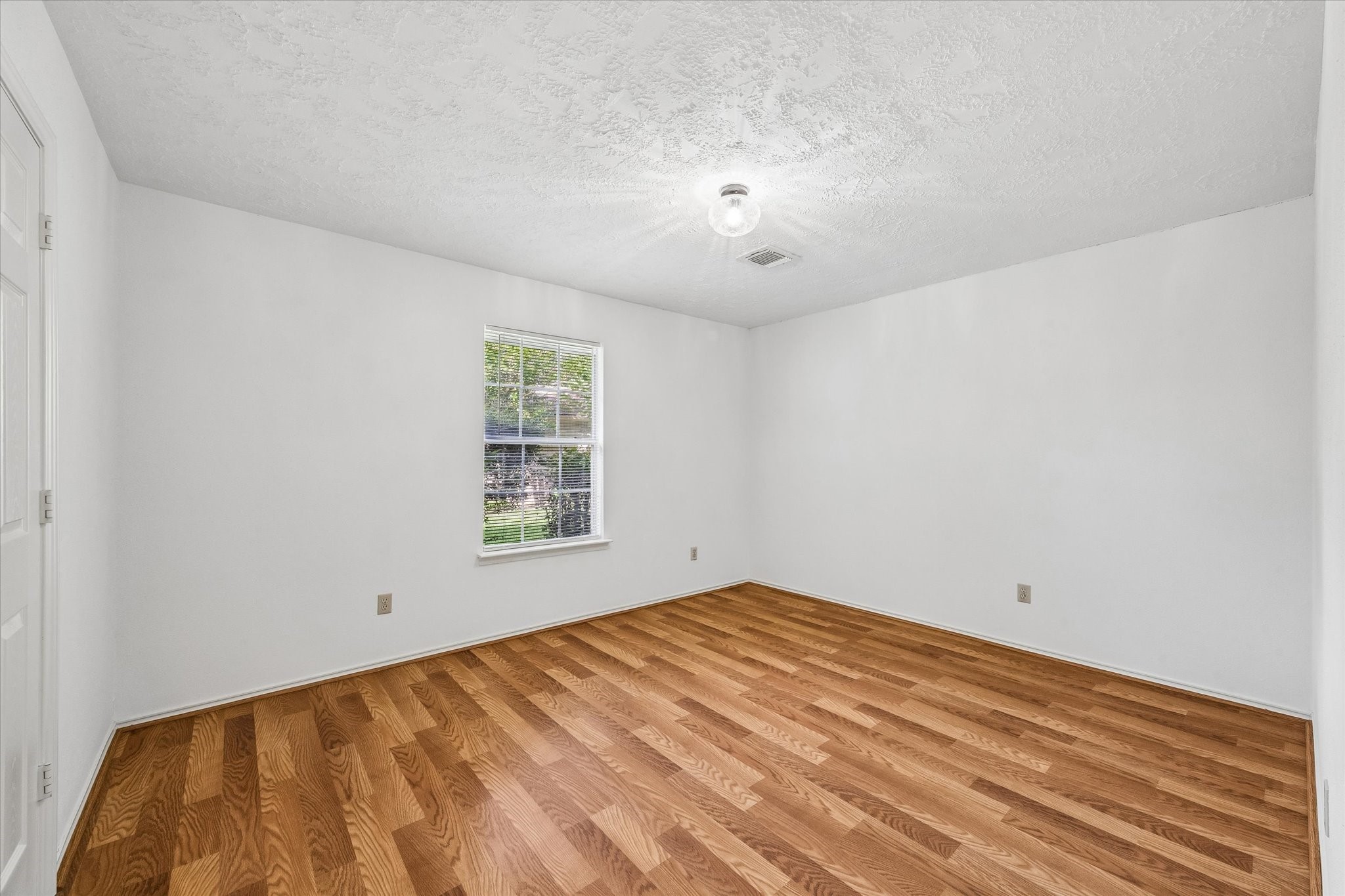 910 Country Place Blvd Property Photo 10