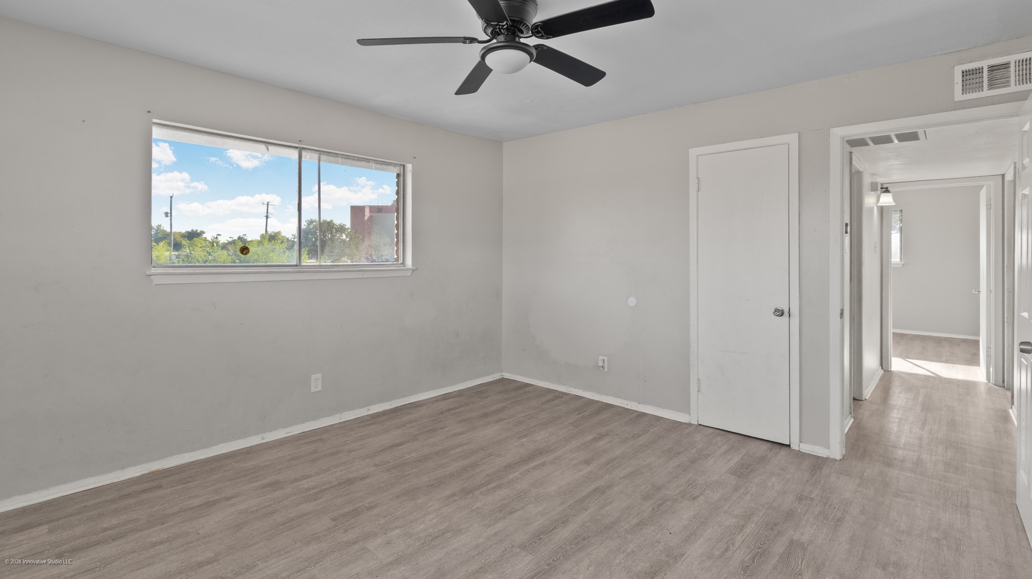 8001 South Loop E 116 Property Photo 11