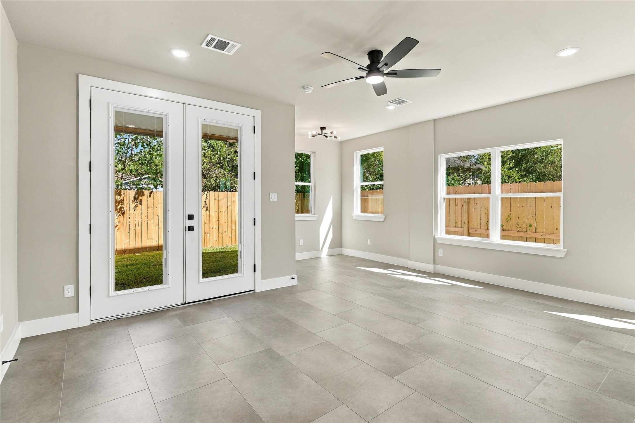 4313 Clover Street A/b Property Photo 12