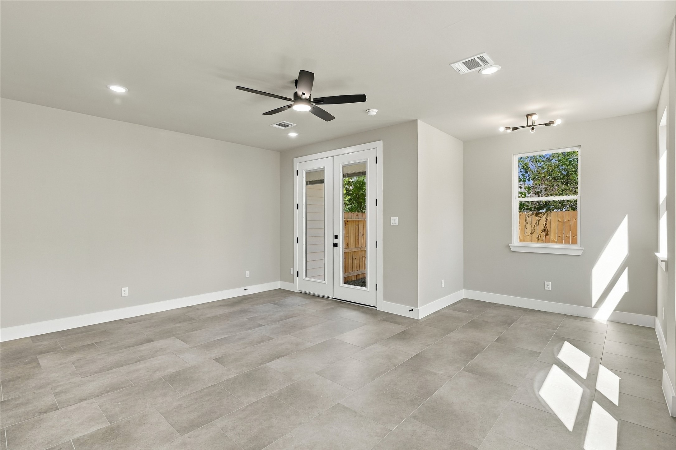 4313 Clover Street A/b Property Photo 17