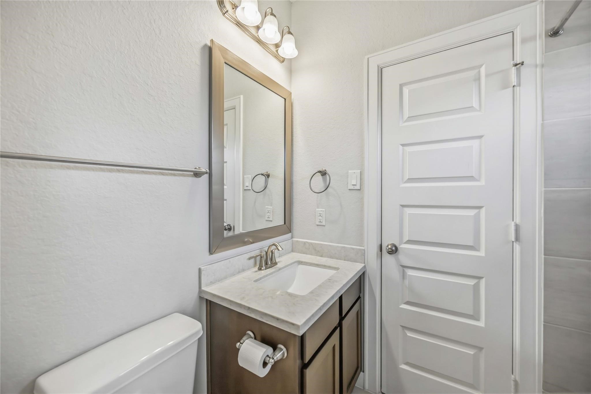 3904 Centre Plains Way Property Photo 10
