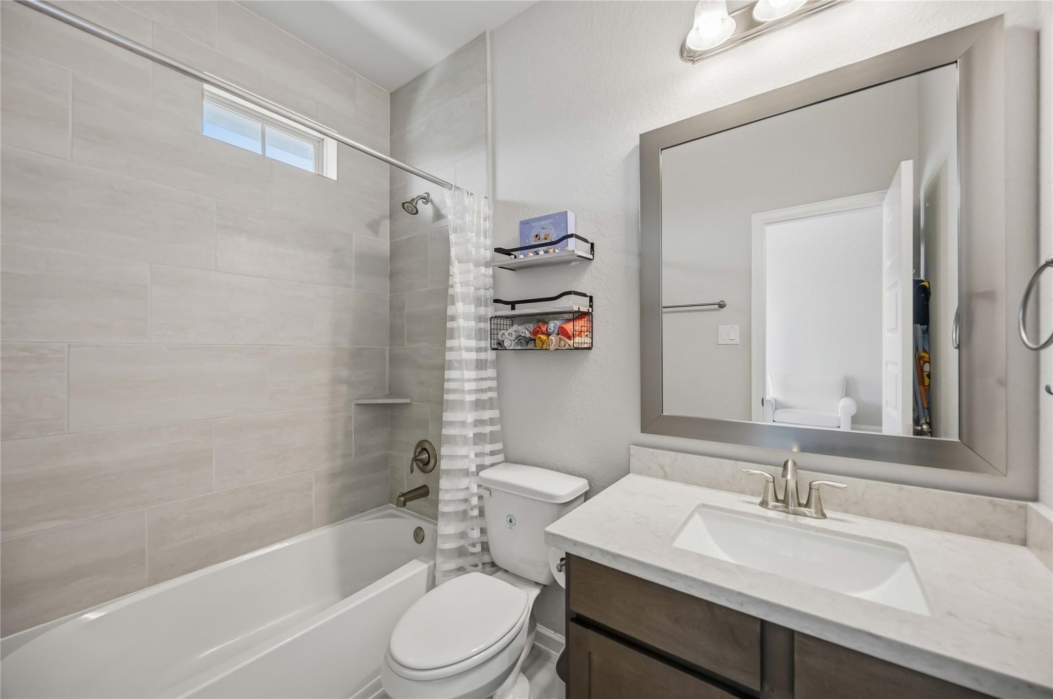 3904 Centre Plains Way Property Photo 25