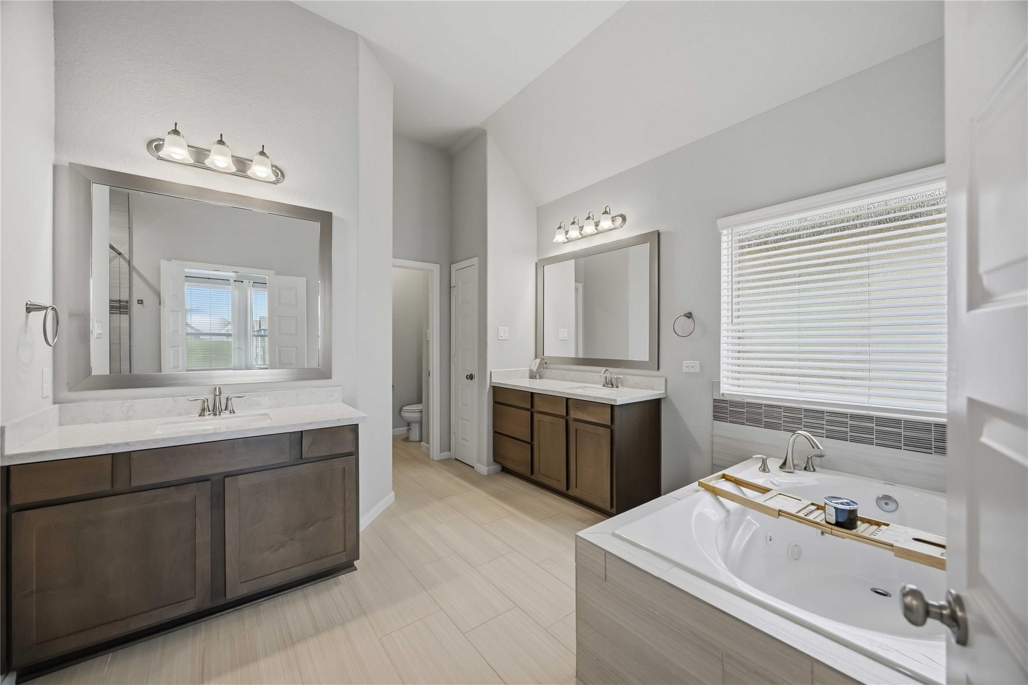 3904 Centre Plains Way Property Photo 29