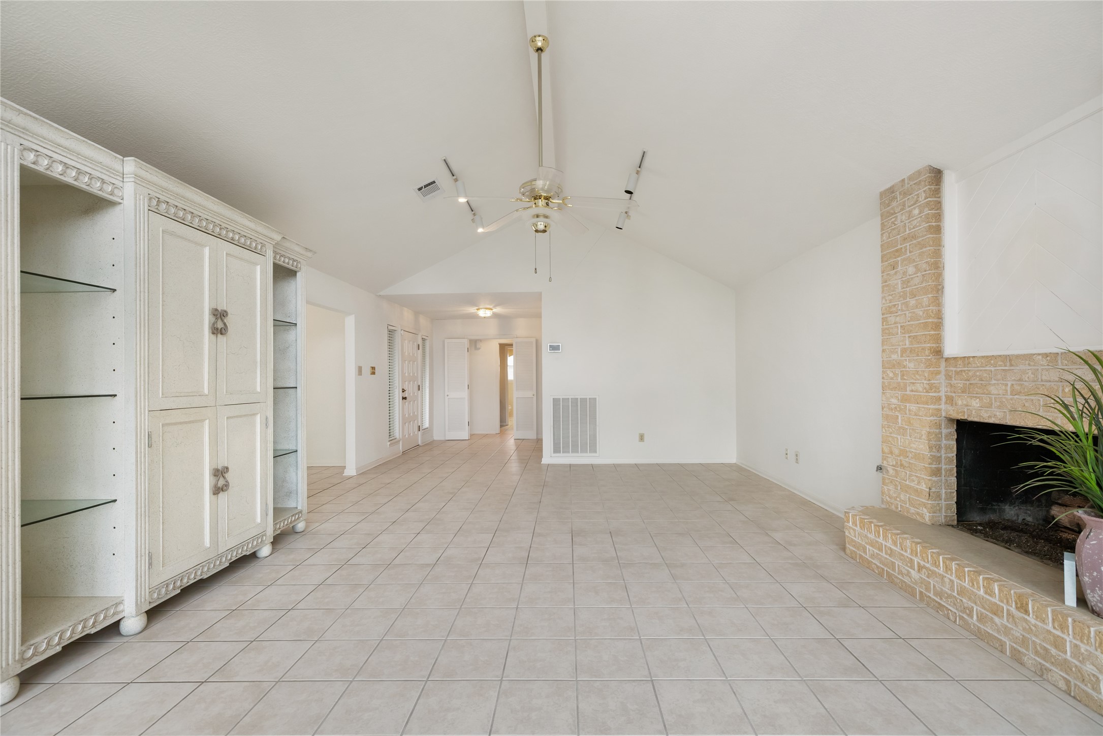 18202 Widcombe Drive Property Photo 7