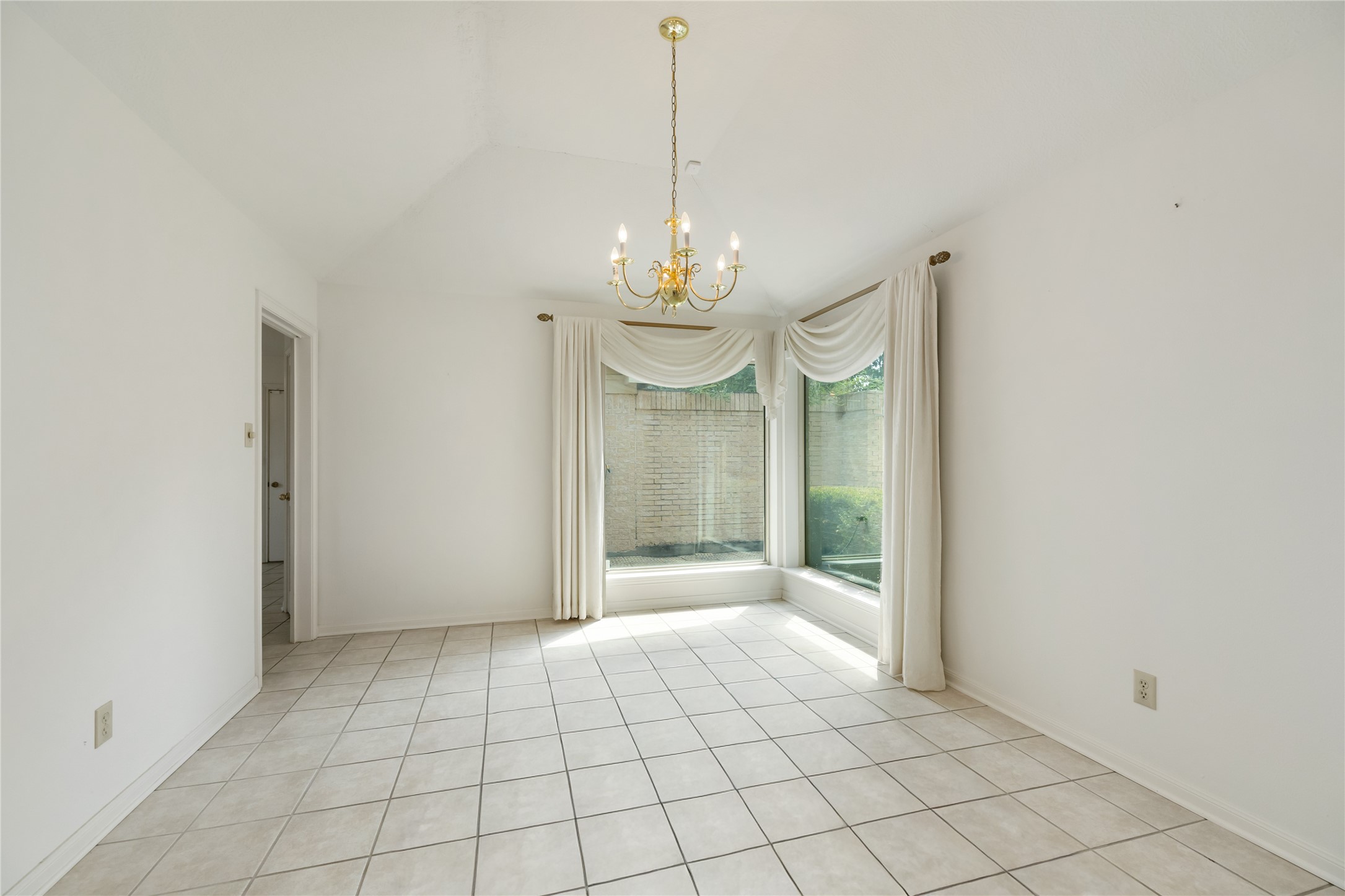 18202 Widcombe Drive Property Photo 11