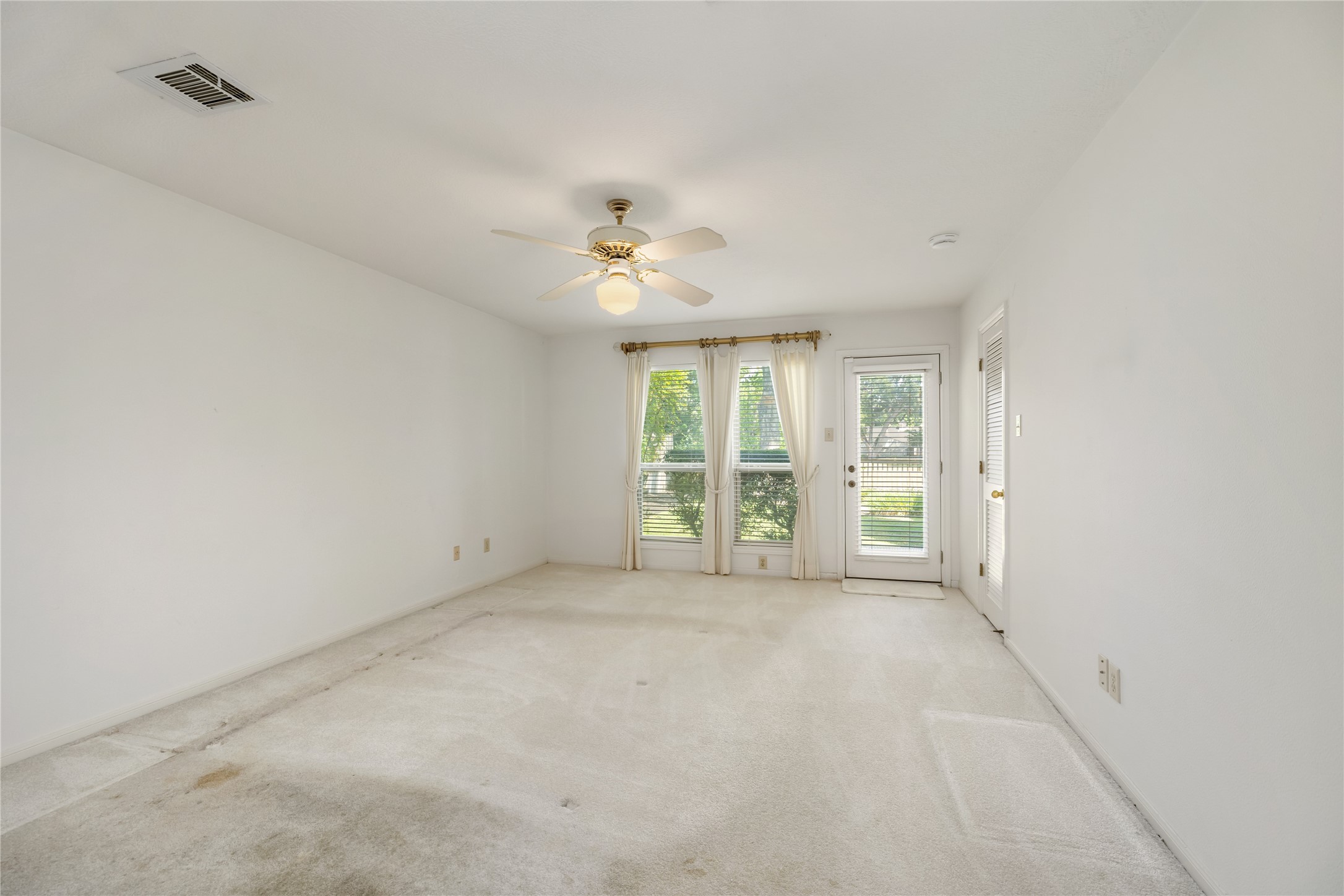 18202 Widcombe Drive Property Photo 12