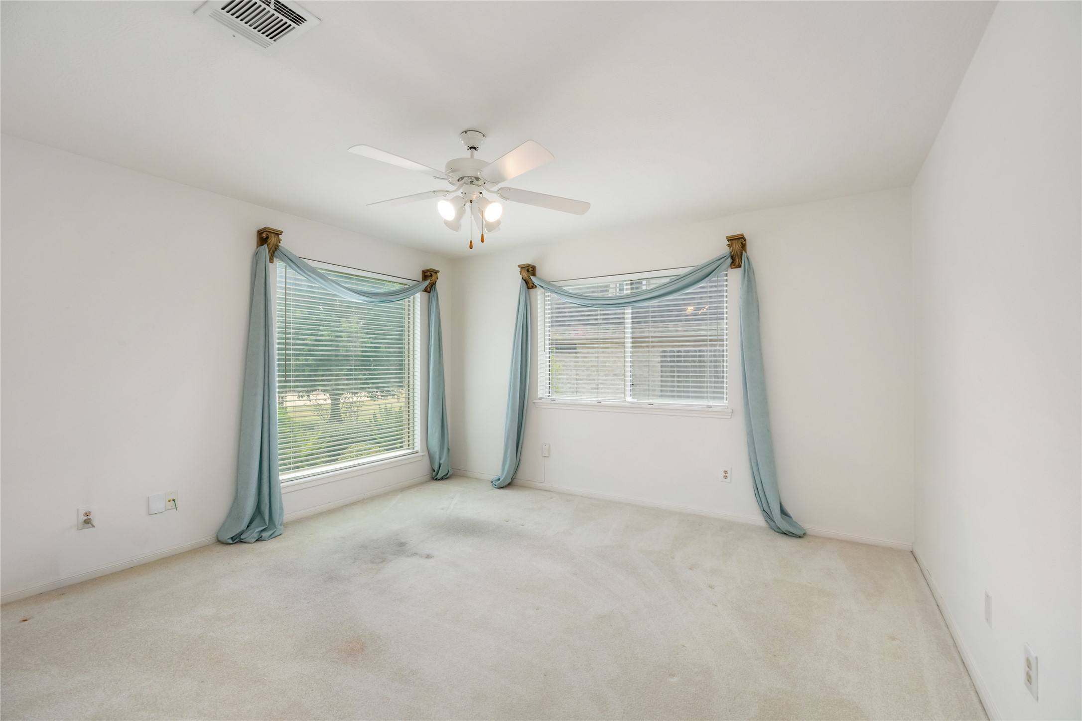 18202 Widcombe Drive Property Photo 15