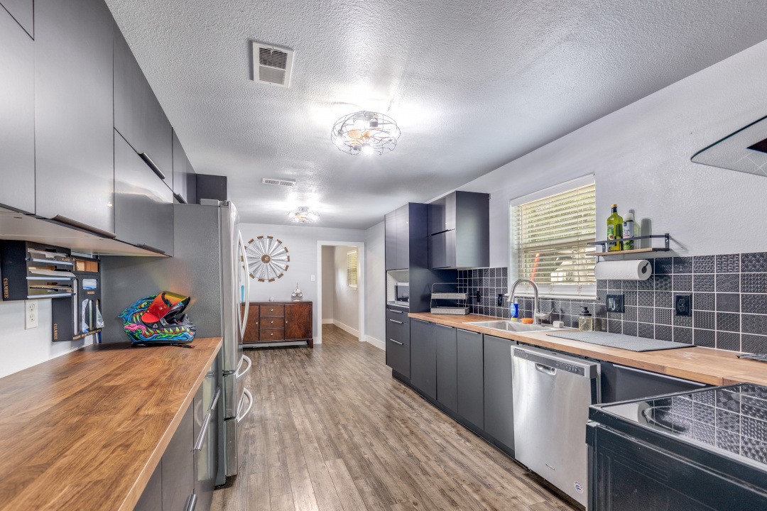 2511 River Ridge Property Photo 8