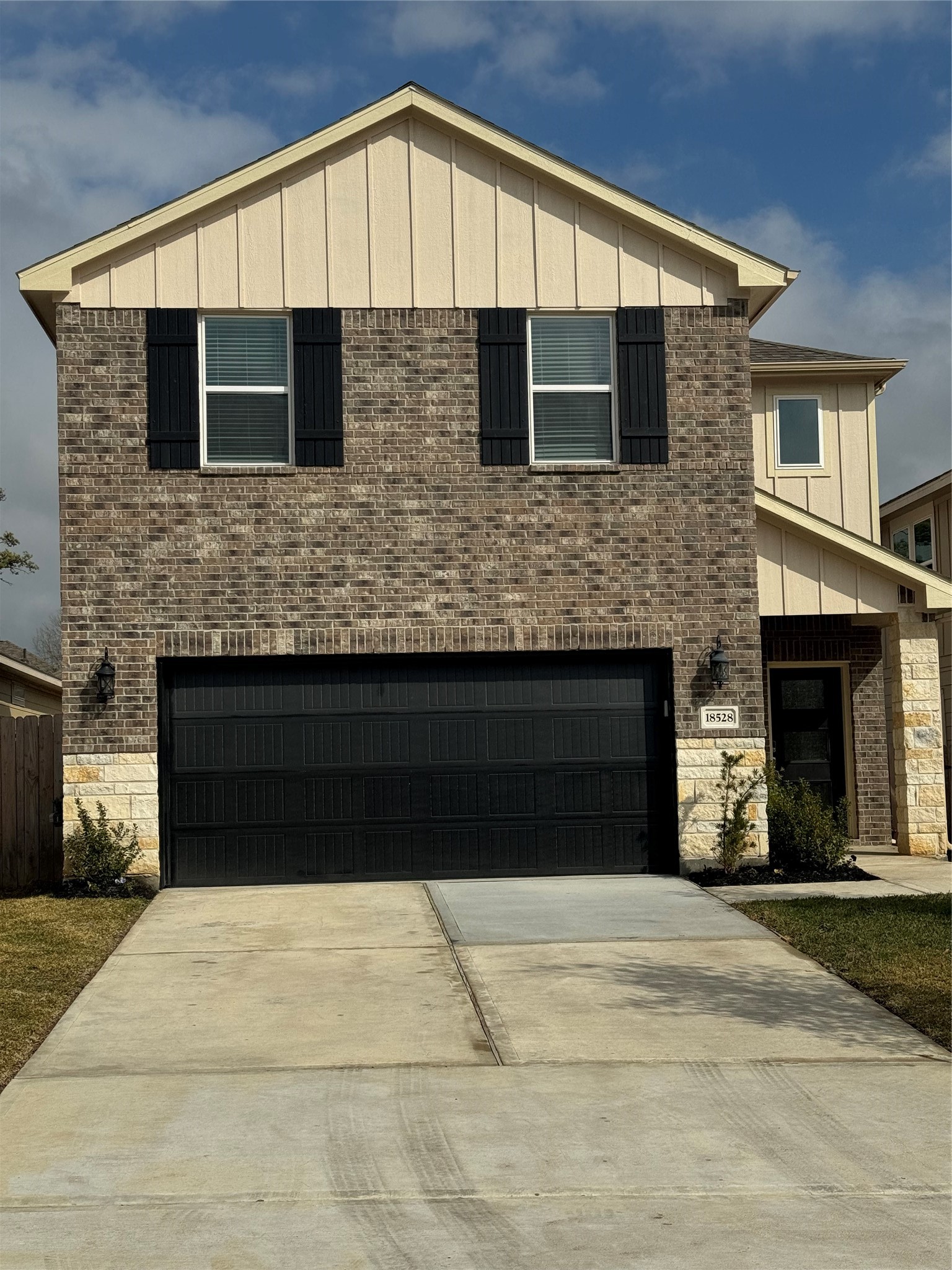 18528 Meadow Point Lane Property Photo 2