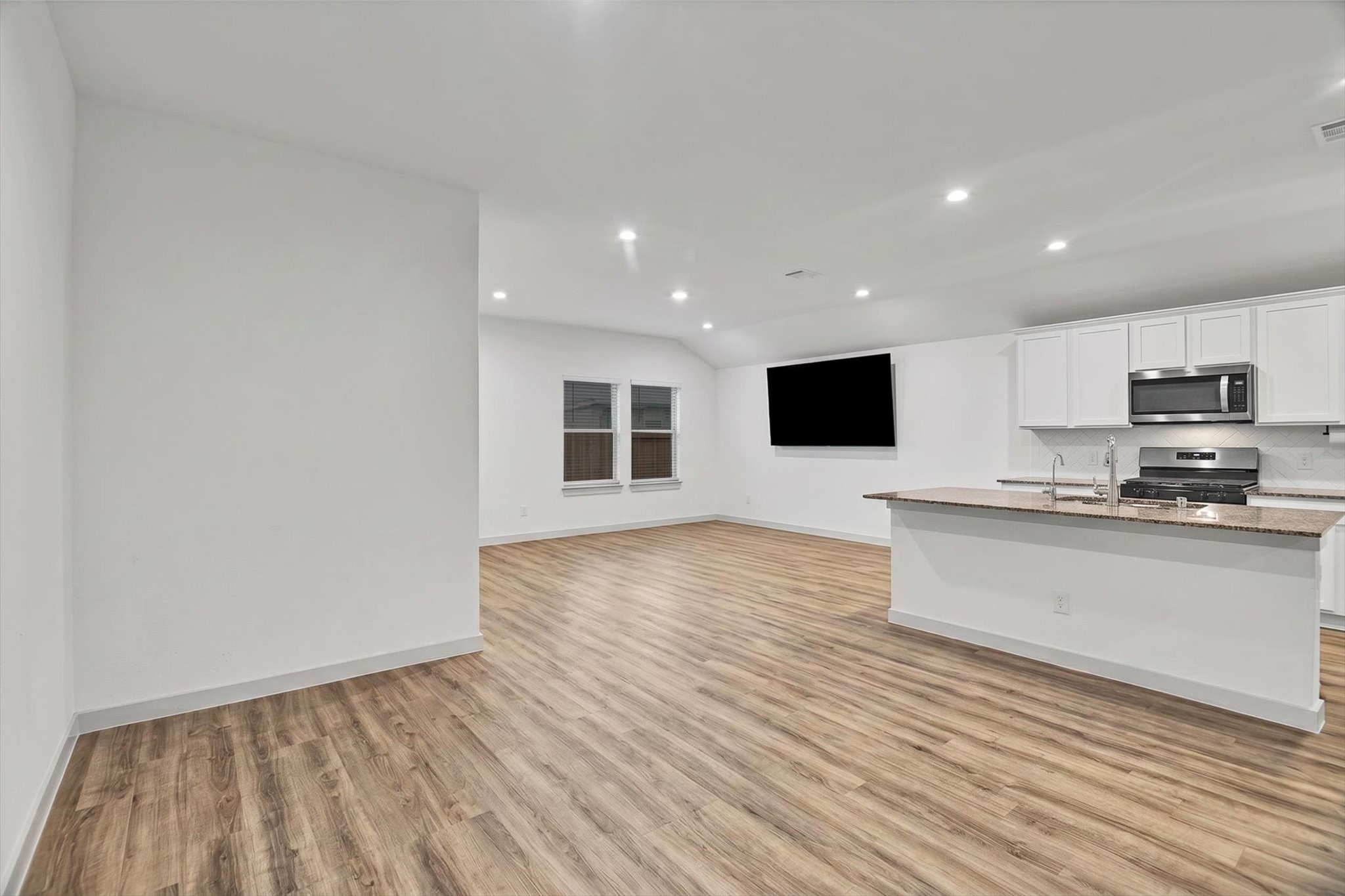 10002 Palm Royal Drive Property Photo 6