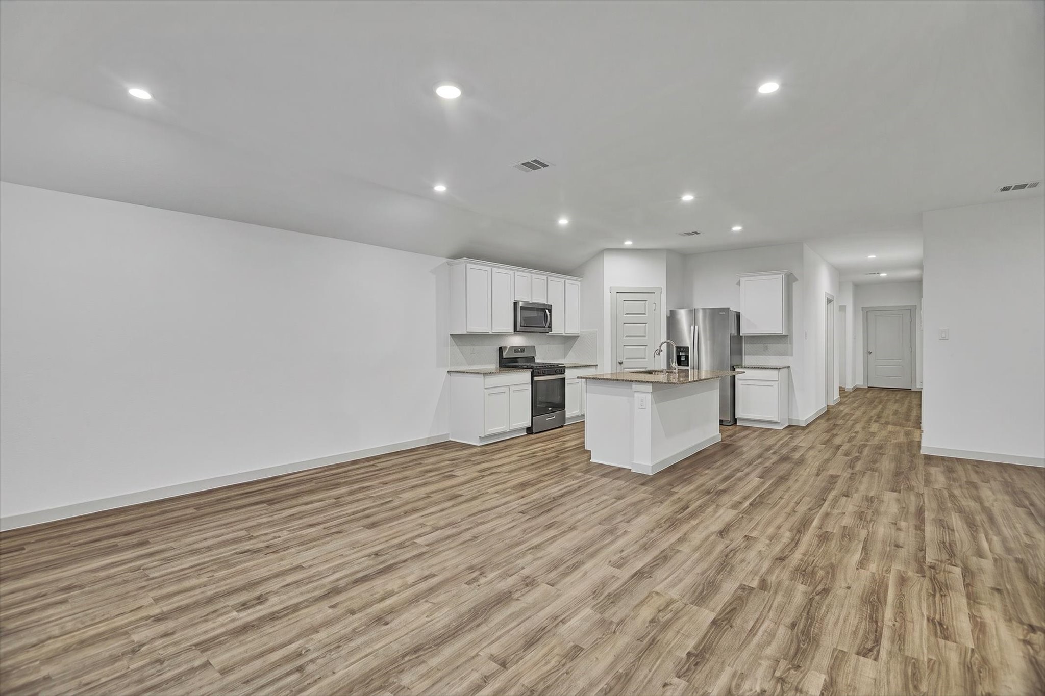 10002 Palm Royal Drive Property Photo 8