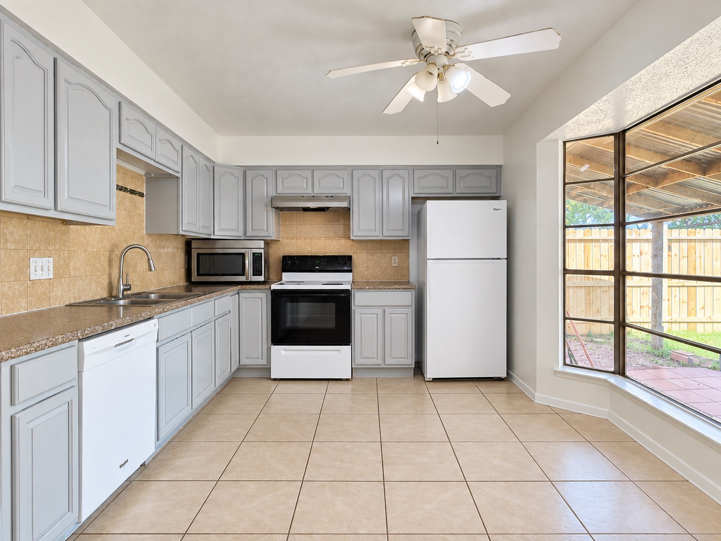 16347 Villaret Drive Property Photo 3