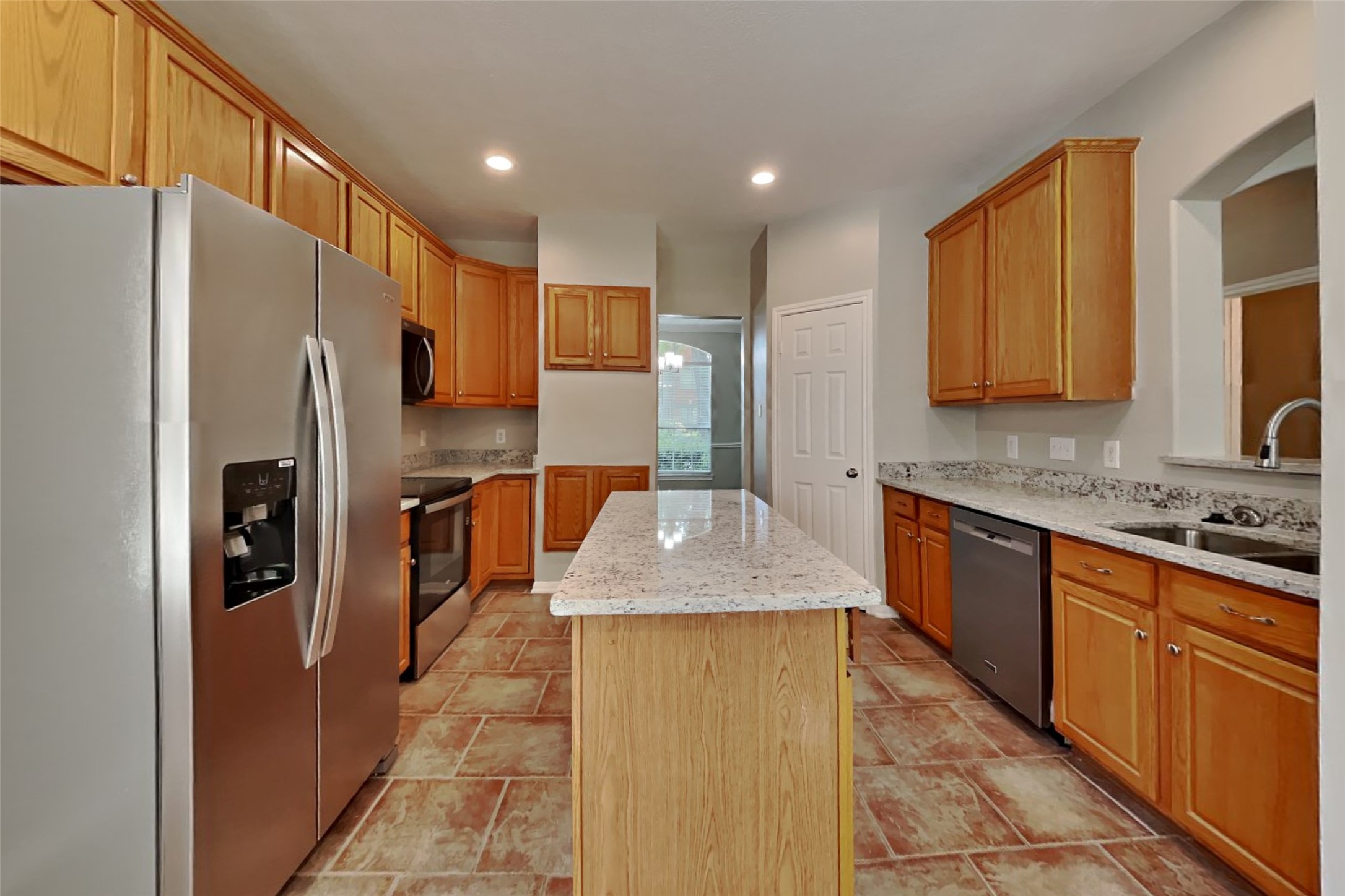 2922 Maple Bend Drive Property Photo 5