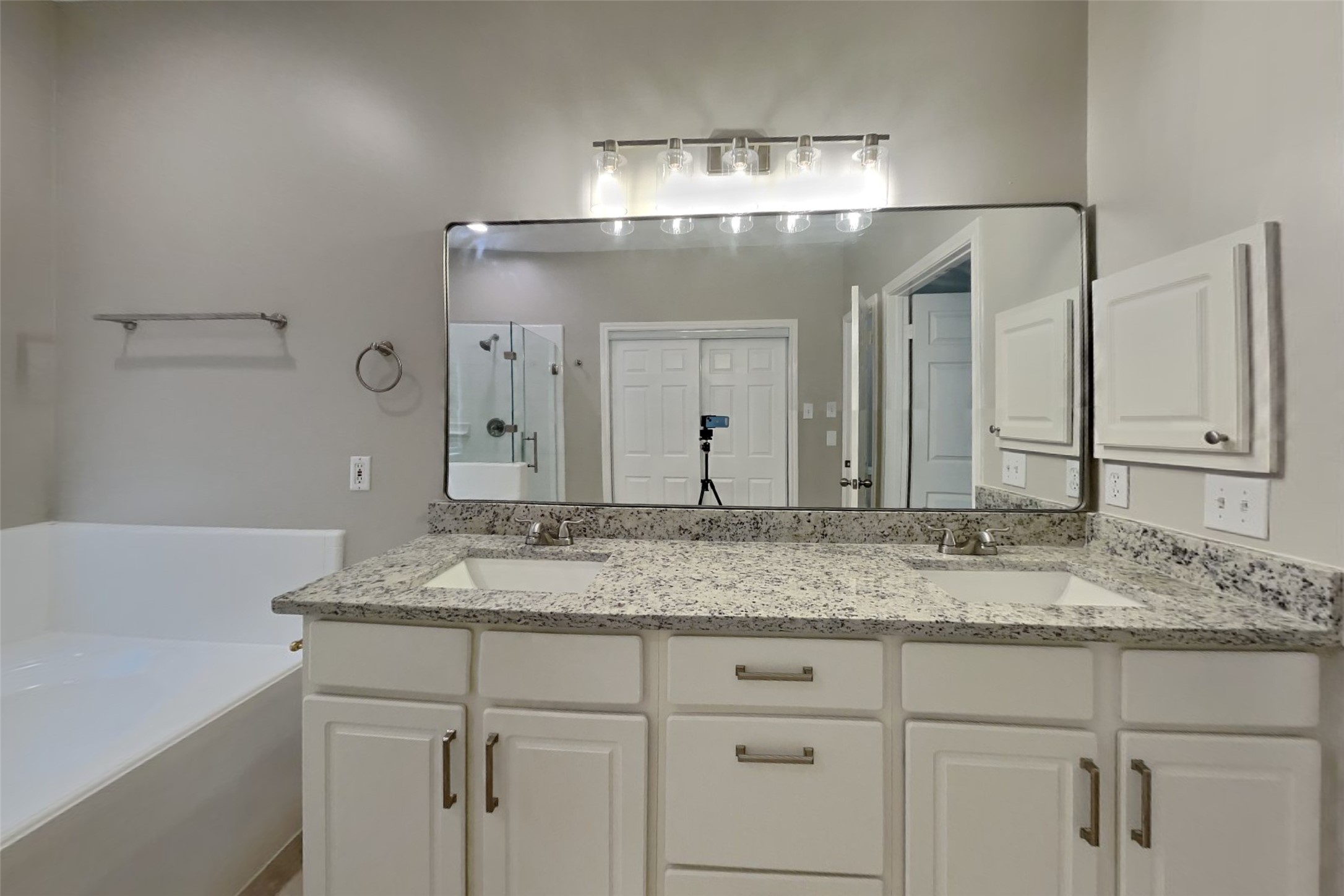 2922 Maple Bend Drive Property Photo 9