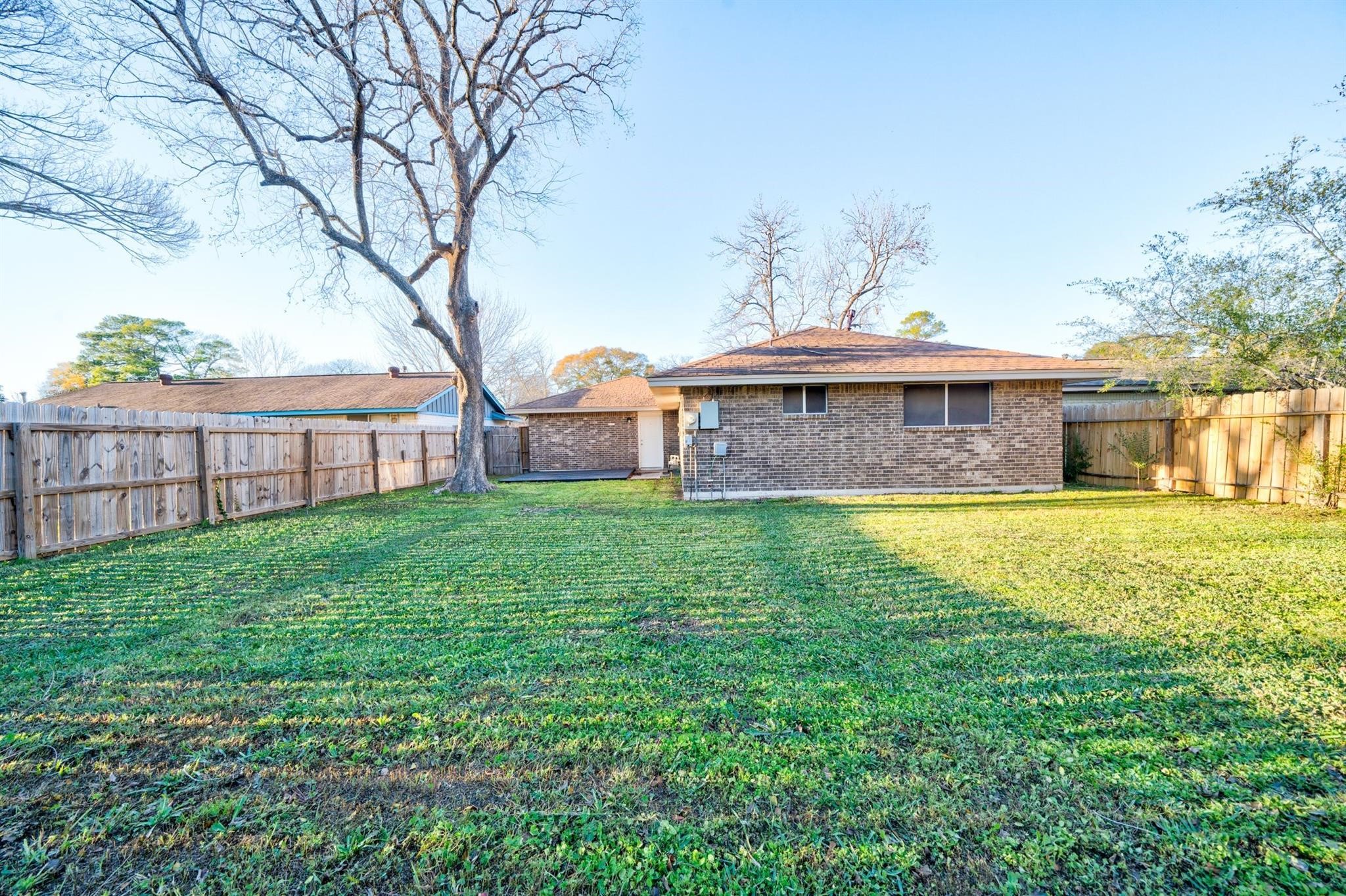 6331 Oaknut Drive Property Photo 15