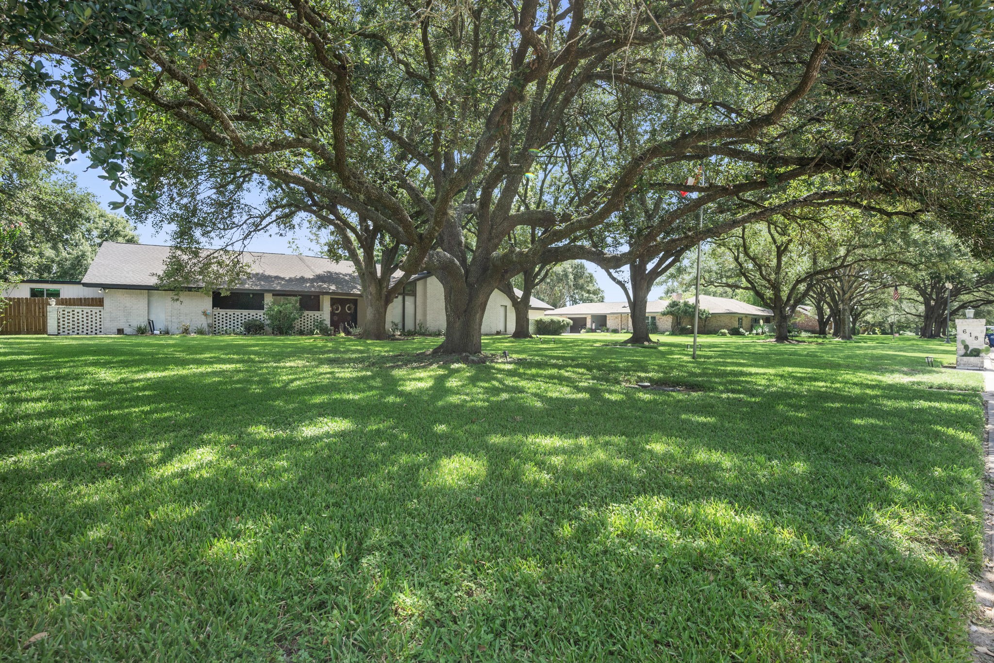 618 Melody Lane Property Photo 3