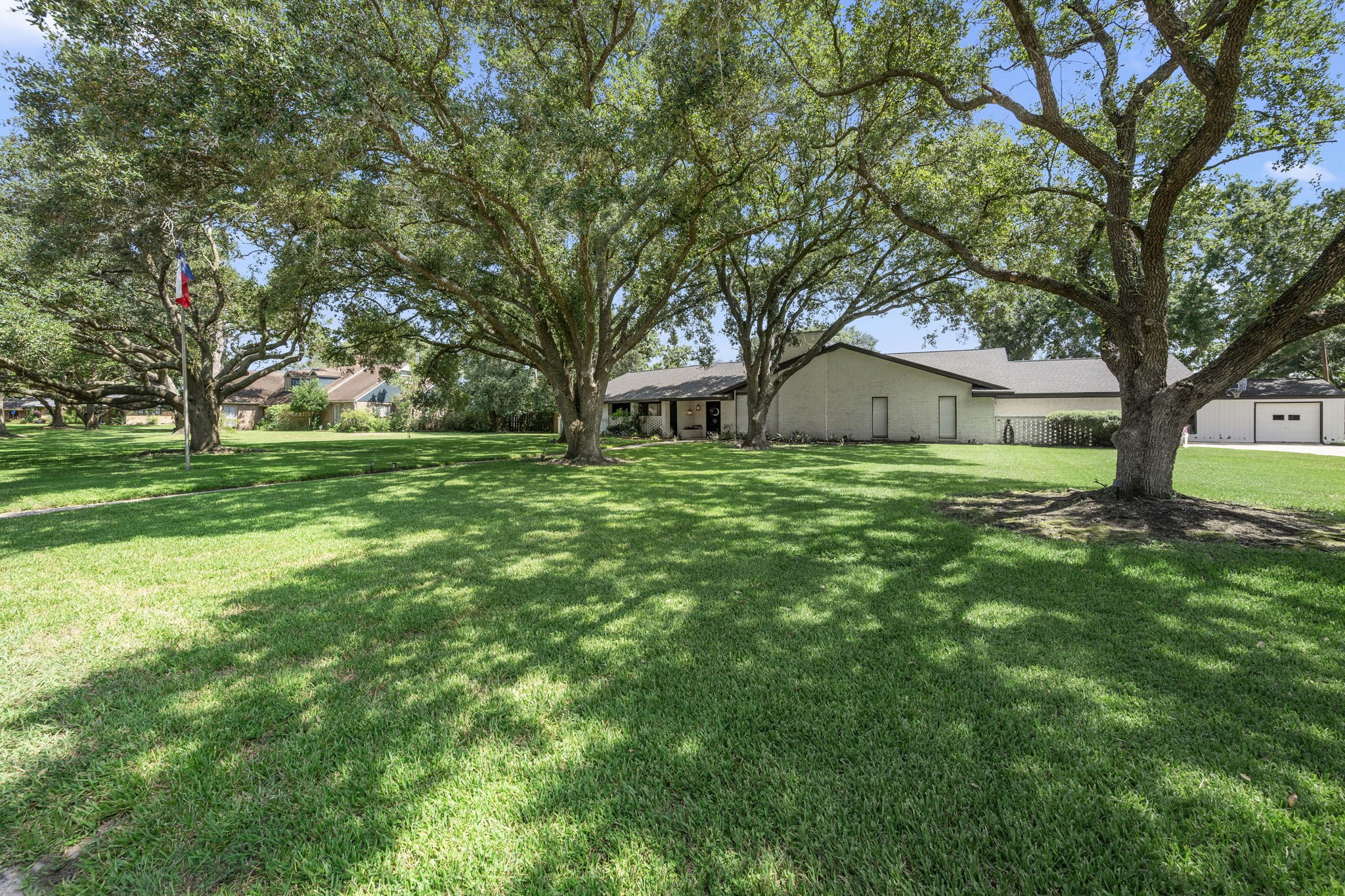 618 Melody Lane Property Photo 4