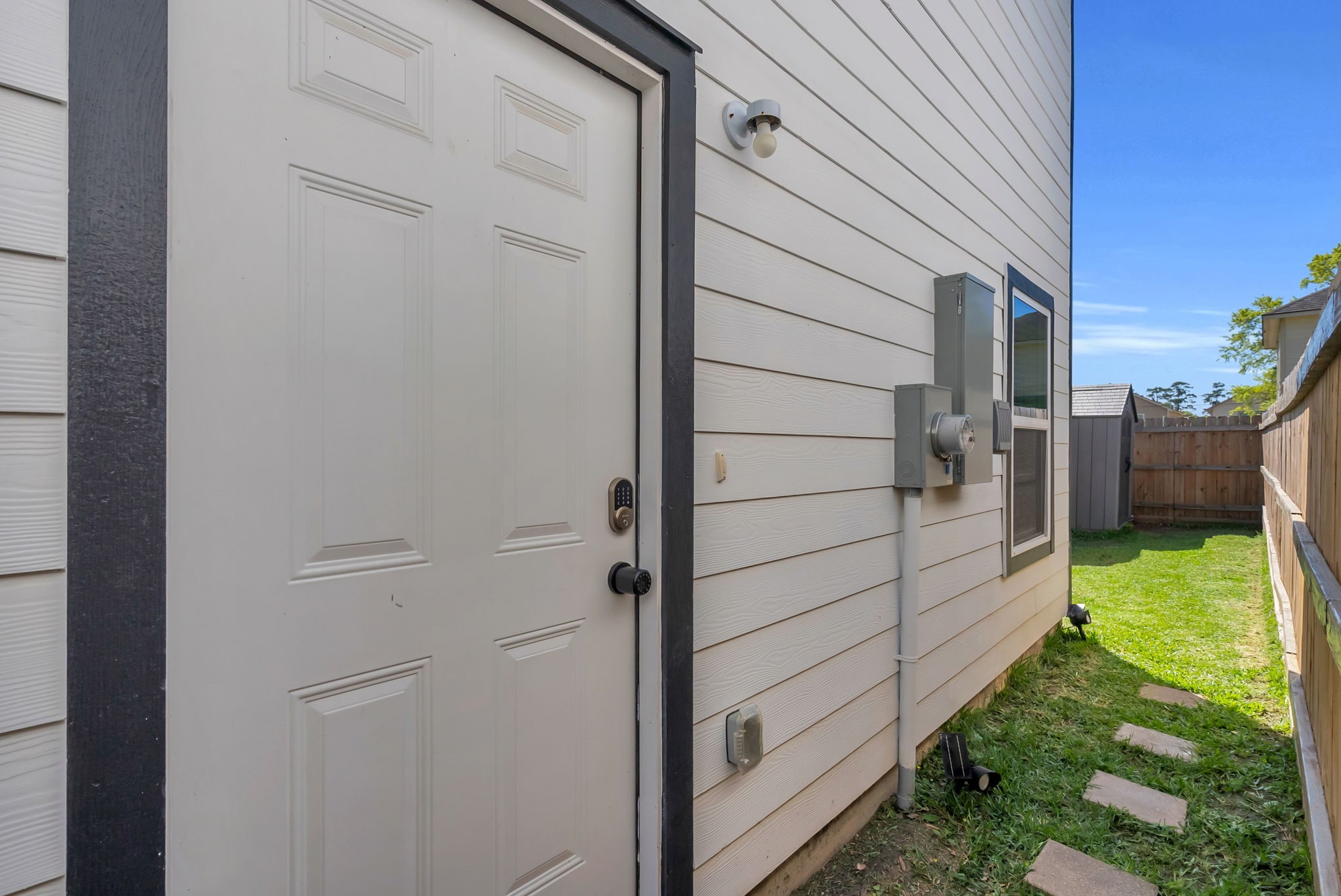 8124 Sterlingshire Street A Property Photo 6