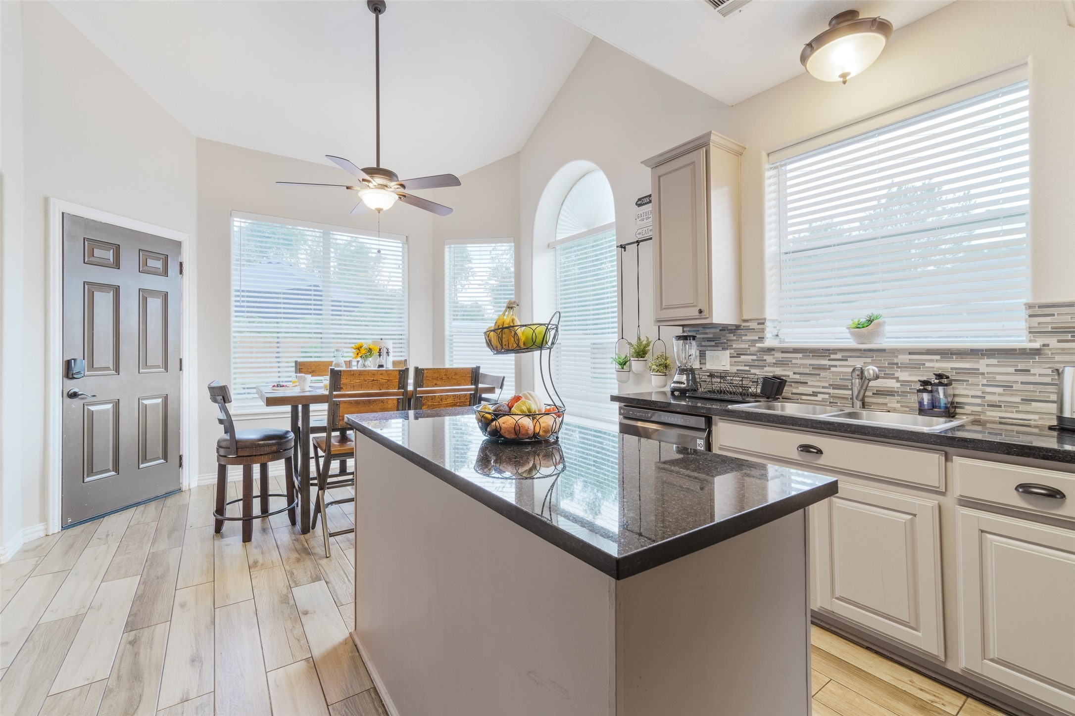 18506 Park Harbor Drive Property Photo 8