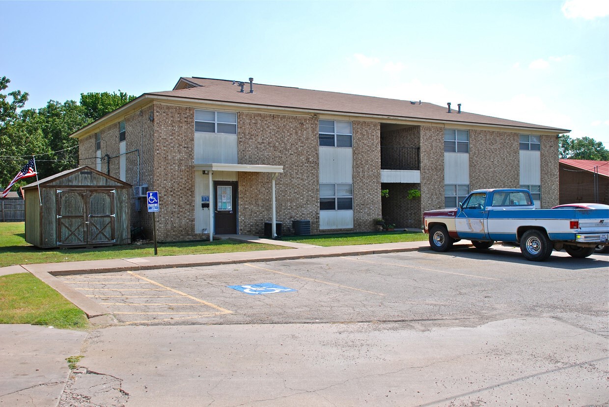 108 Godley Avenue Property Photo 3