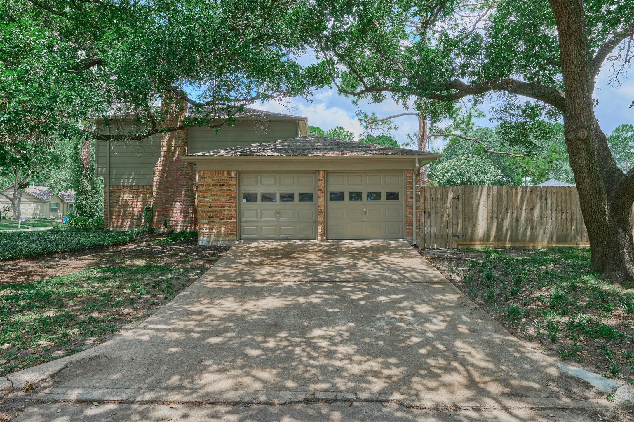 12402 Stafford Springs Drive Property Photo 3
