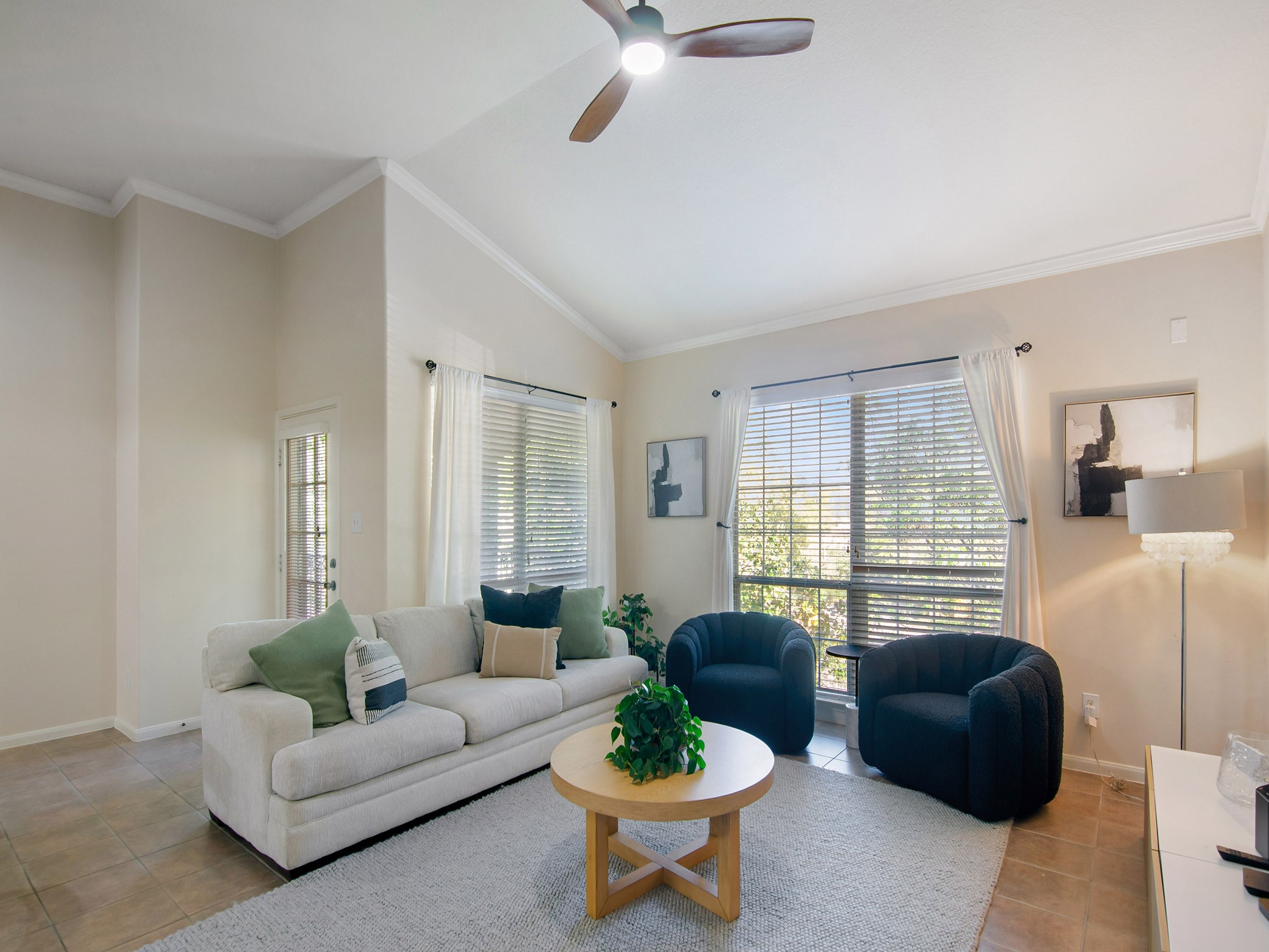 6607 Lake Woodlands 433 Property Photo 4