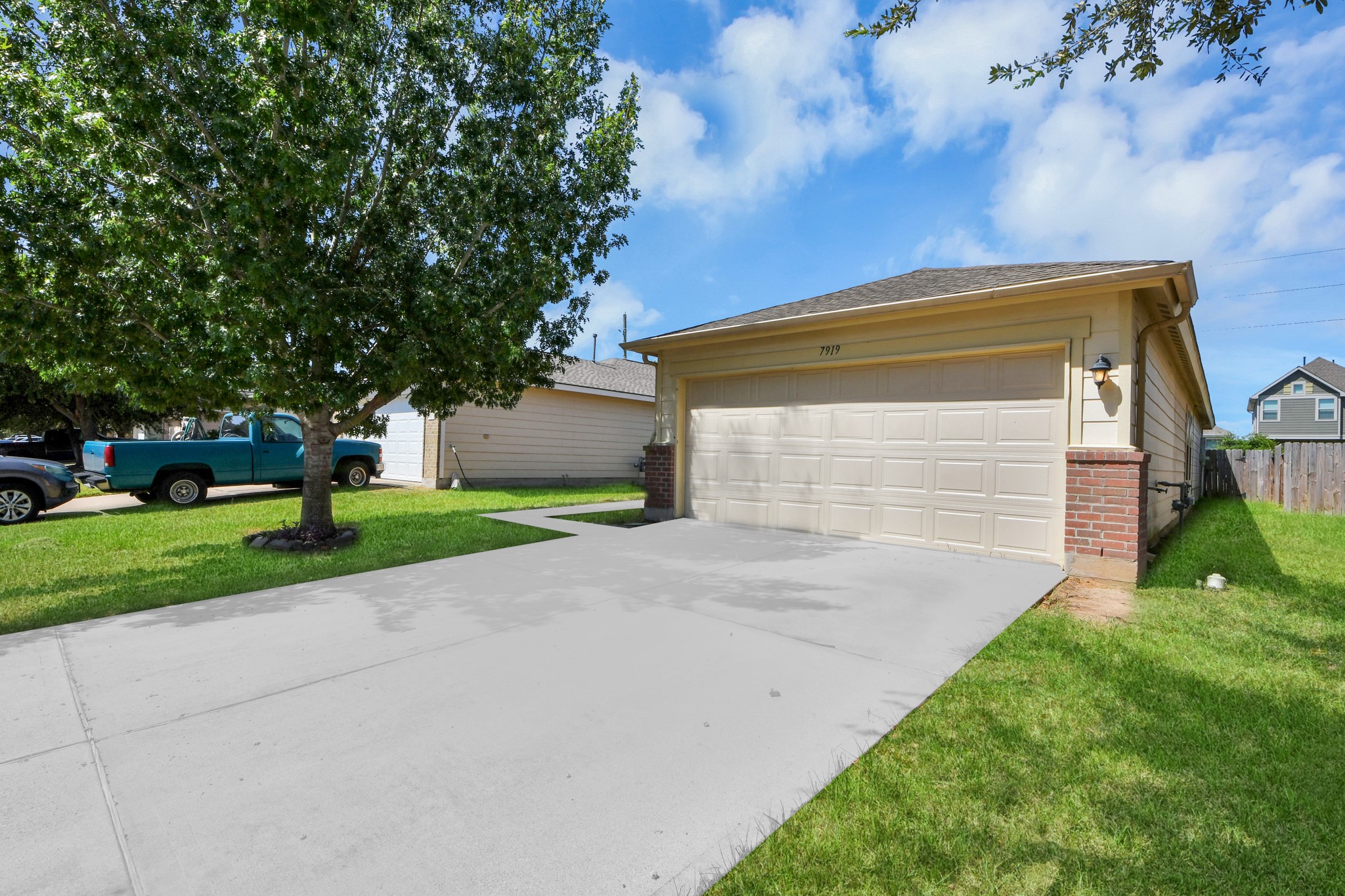 7919 Cypress Edge Drive Property Photo 4