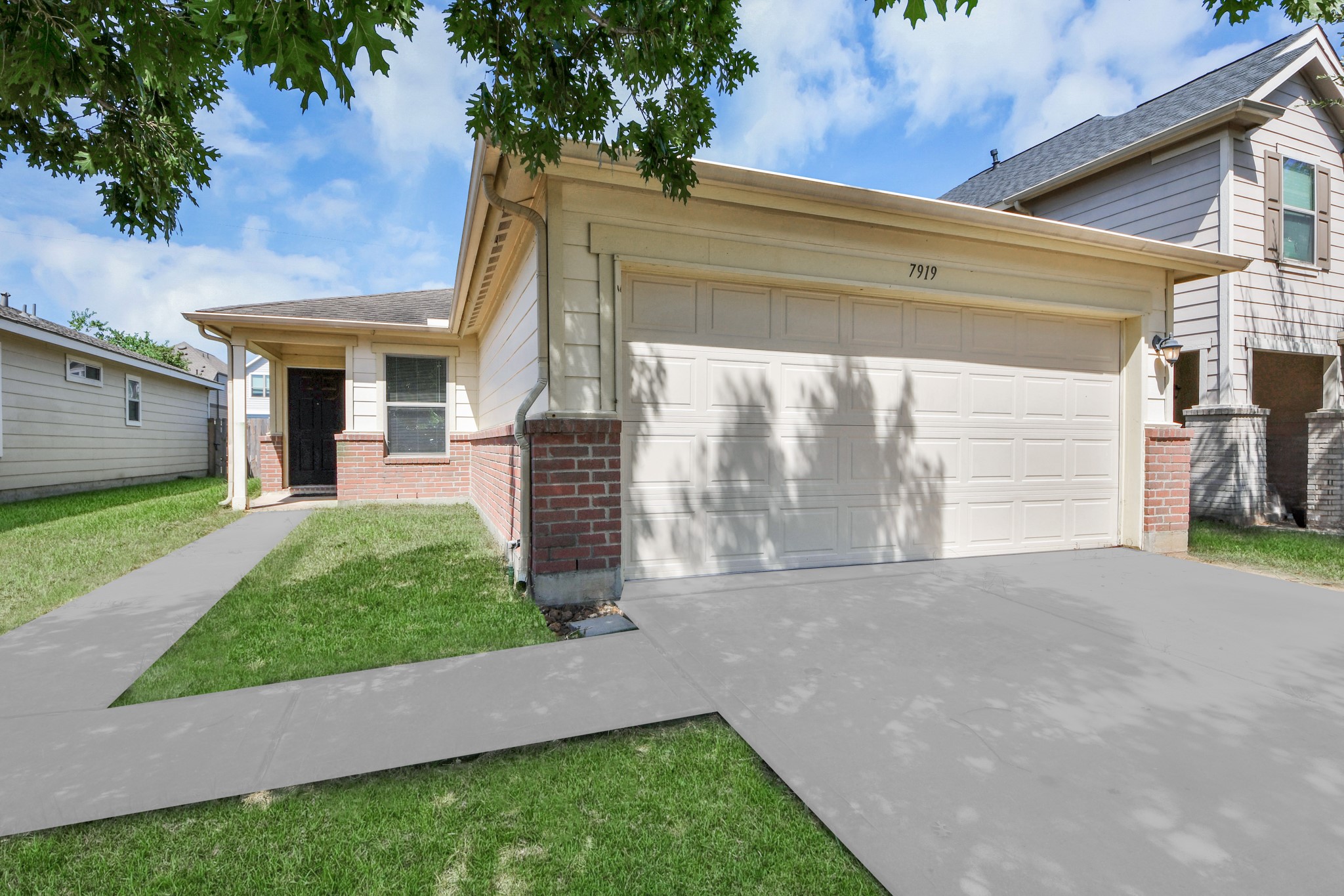 7919 Cypress Edge Drive Property Photo 6